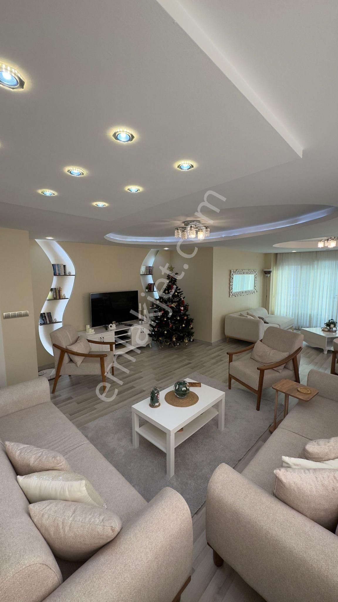 3+1barajyolu 15-14katı Blv Üzeri 11-15yaş Hasarsız 2banyo 210m2 Dgaz Kap.mutfak A.k Otopark Full+ful - Görsel 3