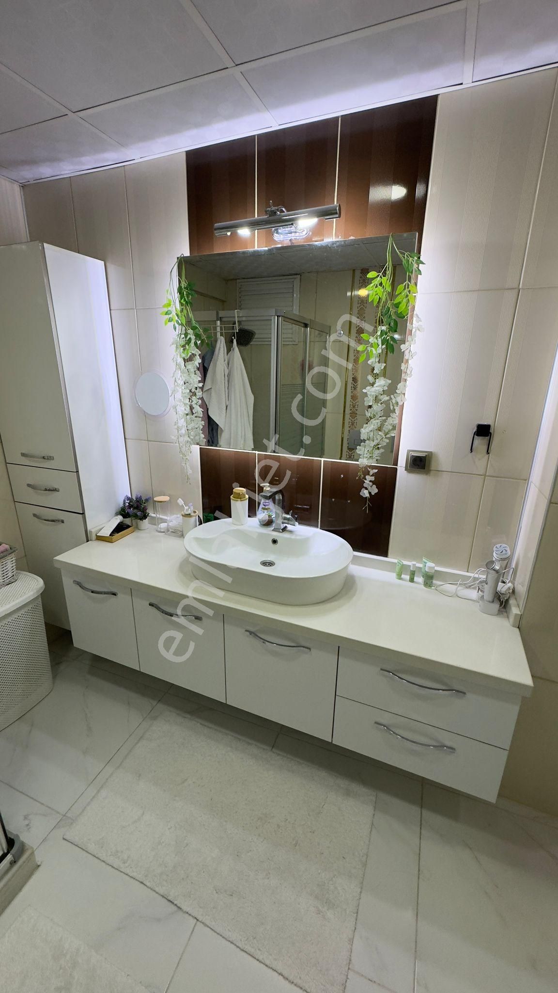 3+1barajyolu 15-14katı Blv Üzeri 11-15yaş Hasarsız 2banyo 210m2 Dgaz Kap.mutfak A.k Otopark Full+ful - Görsel 18