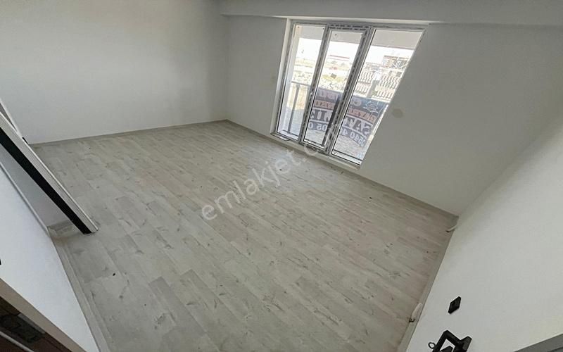 Yenikent Emlak'tan Cadde Üzerinde Uygun Fiyatlı 2+1 Daire - Görsel 32