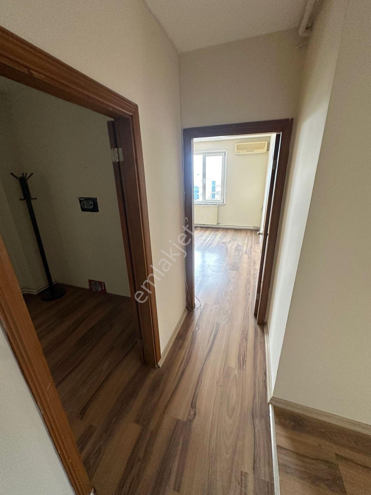 Mertcan Dan Pendik Köprüsüne 100mt. Metronun Dibinde Boyalı 2+1 Kiralık - Görsel 19