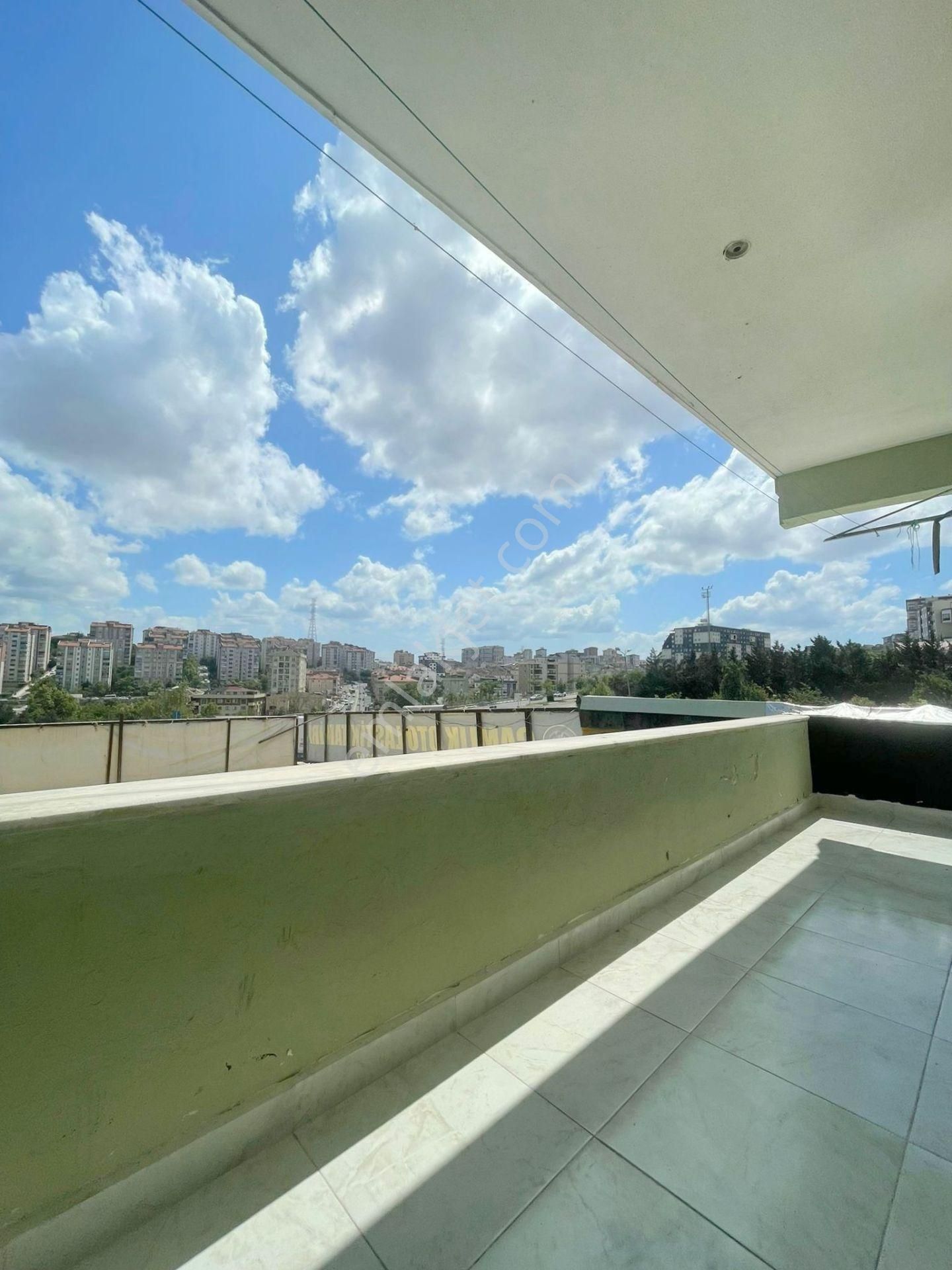 Mertcan'dan Ugetam Karşısında Balkonlu Eşyalı 3+1 Geniş Daire - Görsel 5