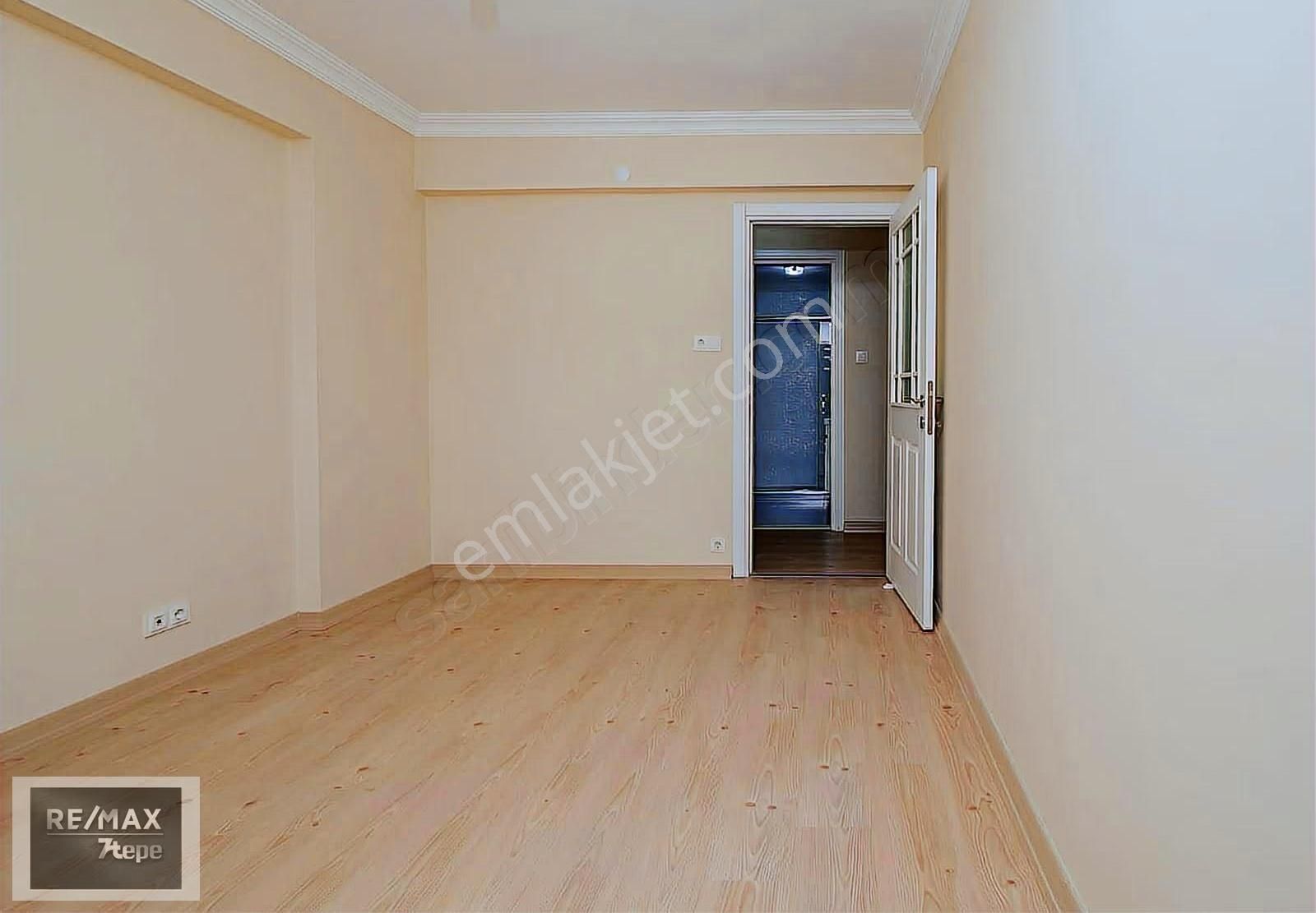 Yeşilköyde'de Denız Ve Havuz Manzaralı Kiralık 4+1 Daire - Görsel 18