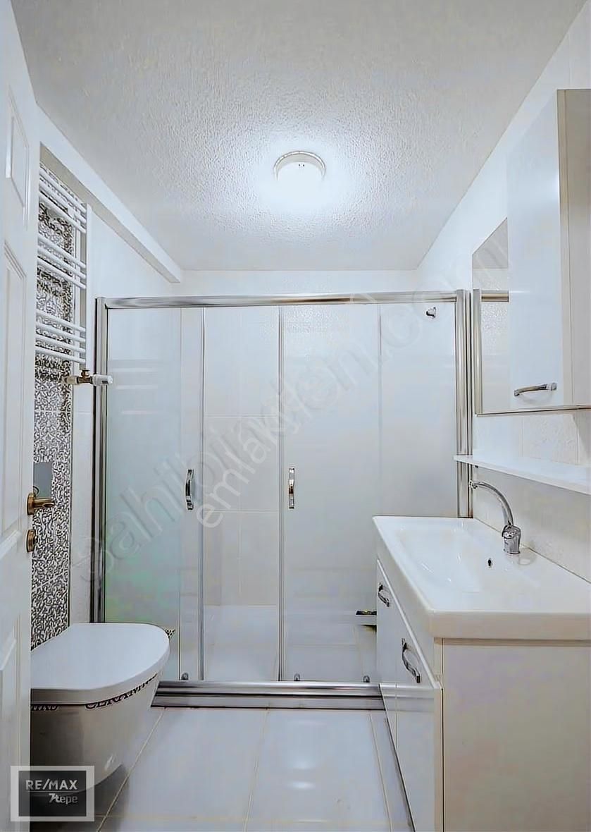 Yeşilköyde'de Denız Ve Havuz Manzaralı Kiralık 4+1 Daire - Görsel 8