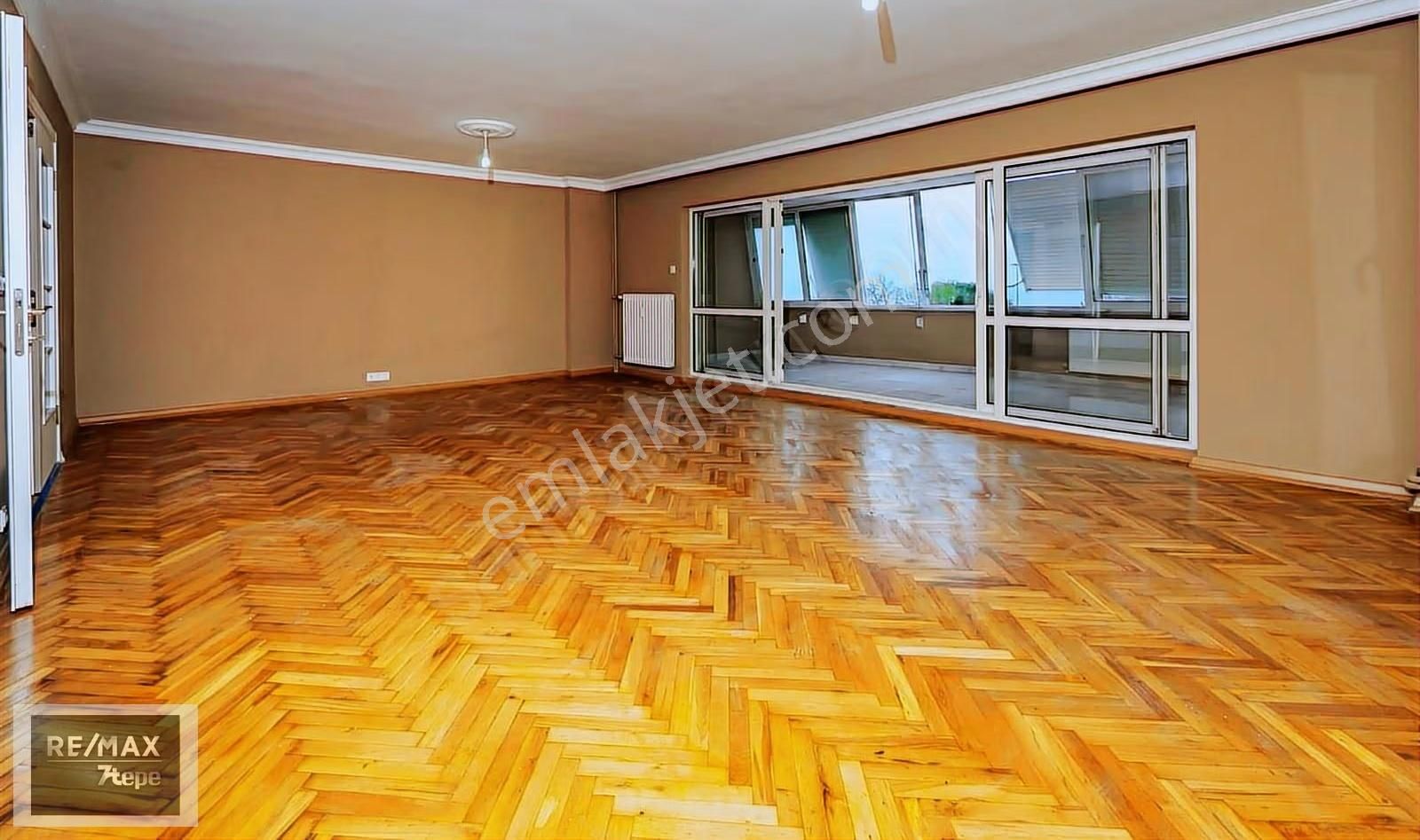 Yeşilköyde'de Denız Ve Havuz Manzaralı Kiralık 4+1 Daire - Görsel 10