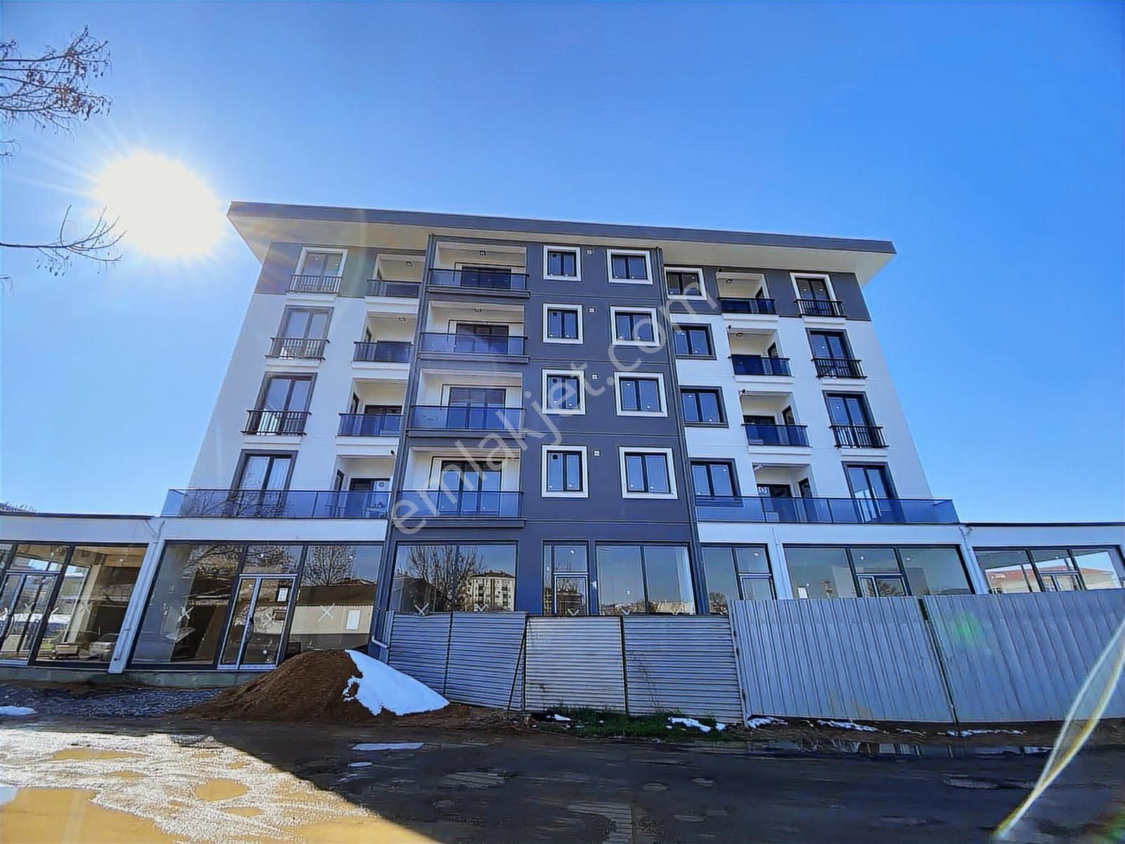 Tuzla Orhanlı Demokrasi Caddesi Yakını Sıfır 80 M2 'lik İşyeri - Görsel 14