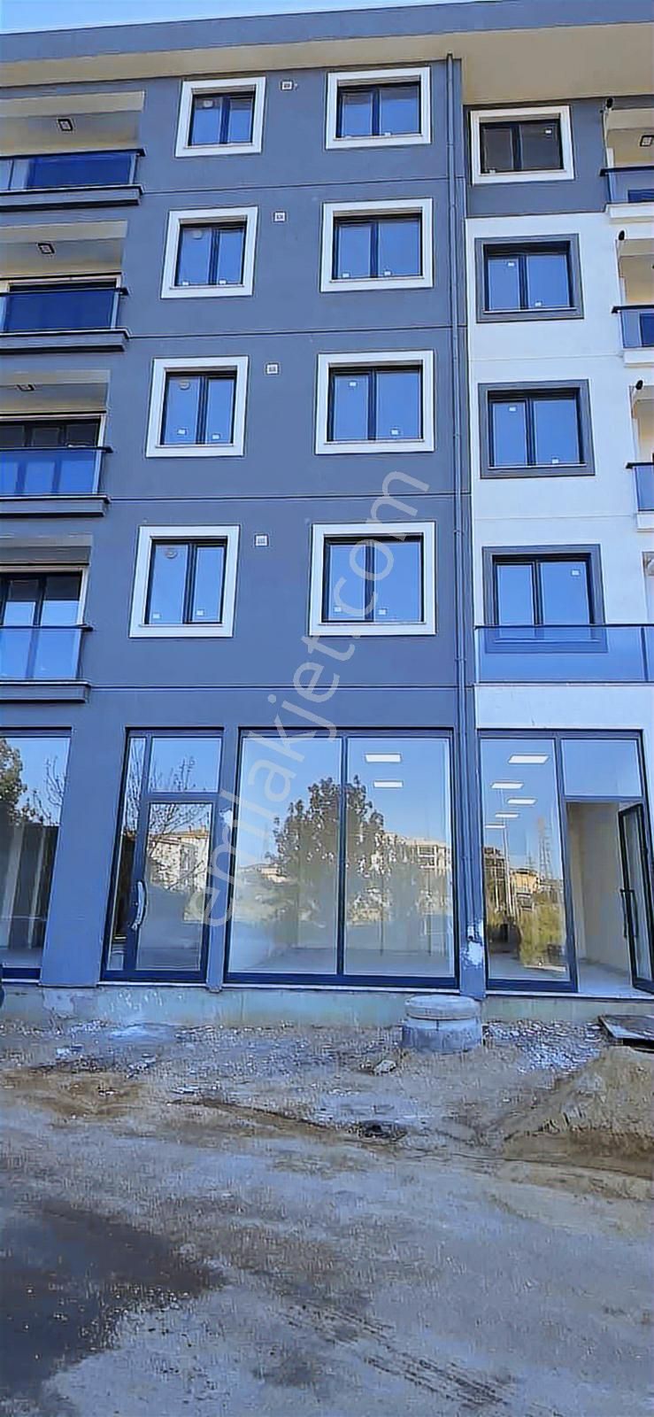 Tuzla Orhanlı Demokrasi Caddesi Yakını Sıfır 80 M2 'lik İşyeri - Görsel 25