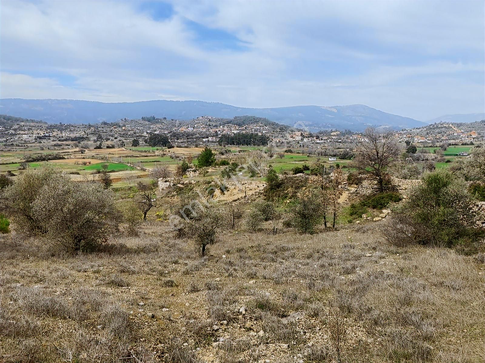 Muğla Menteşe Denizova'da Satılık 2232 M² 80m Yol Cepheli Tarla - Görsel 2