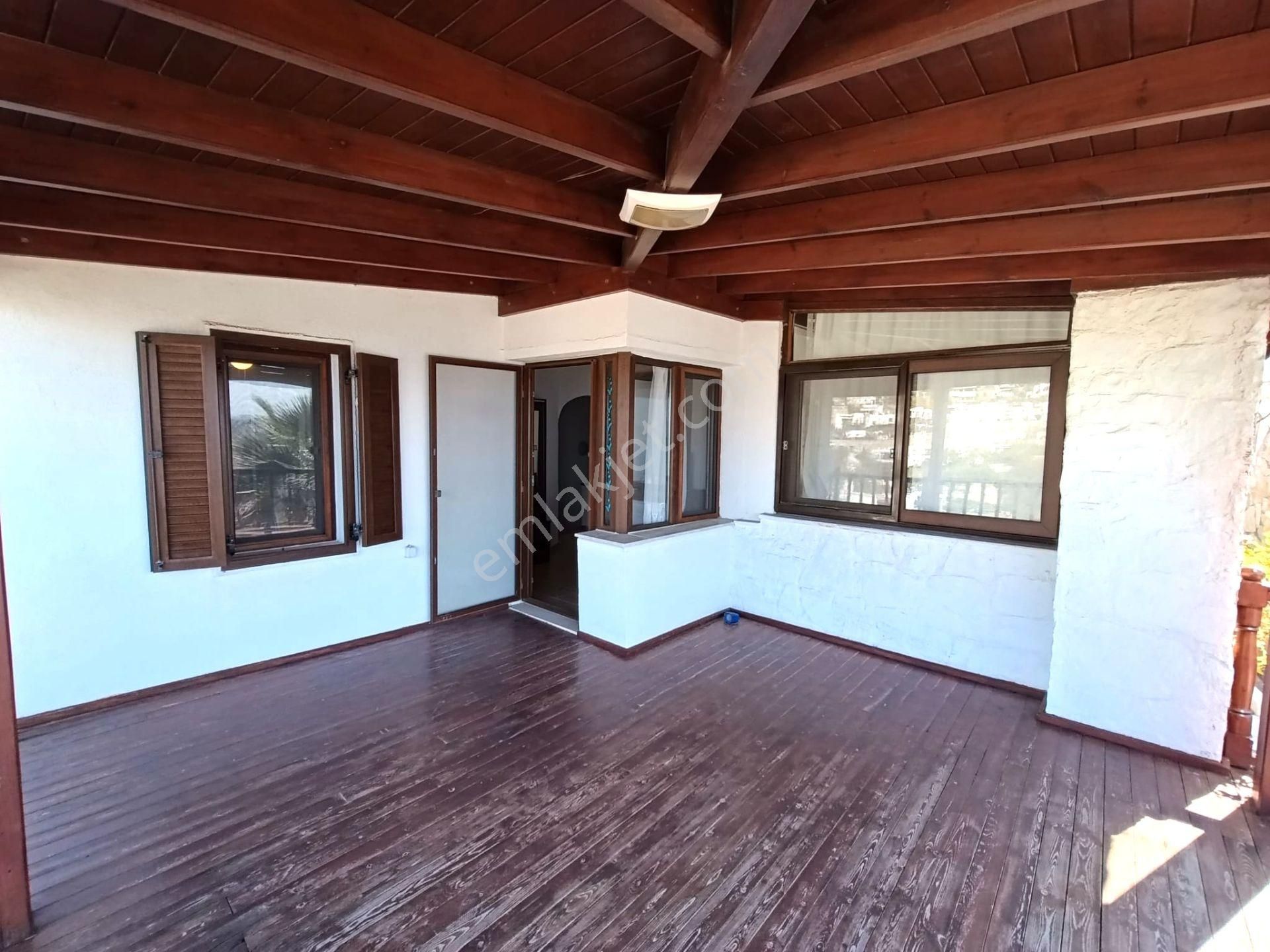 Gümüşlük’ün Kalbinde, Mavinin Her Tonuna Komşu: Tam Eşyalı 3+1 Villa - Görsel 6