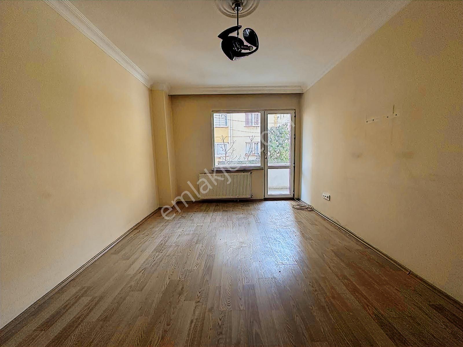 Esenevler Mah.kiralık Y.giriş Daire 32.000 Tl