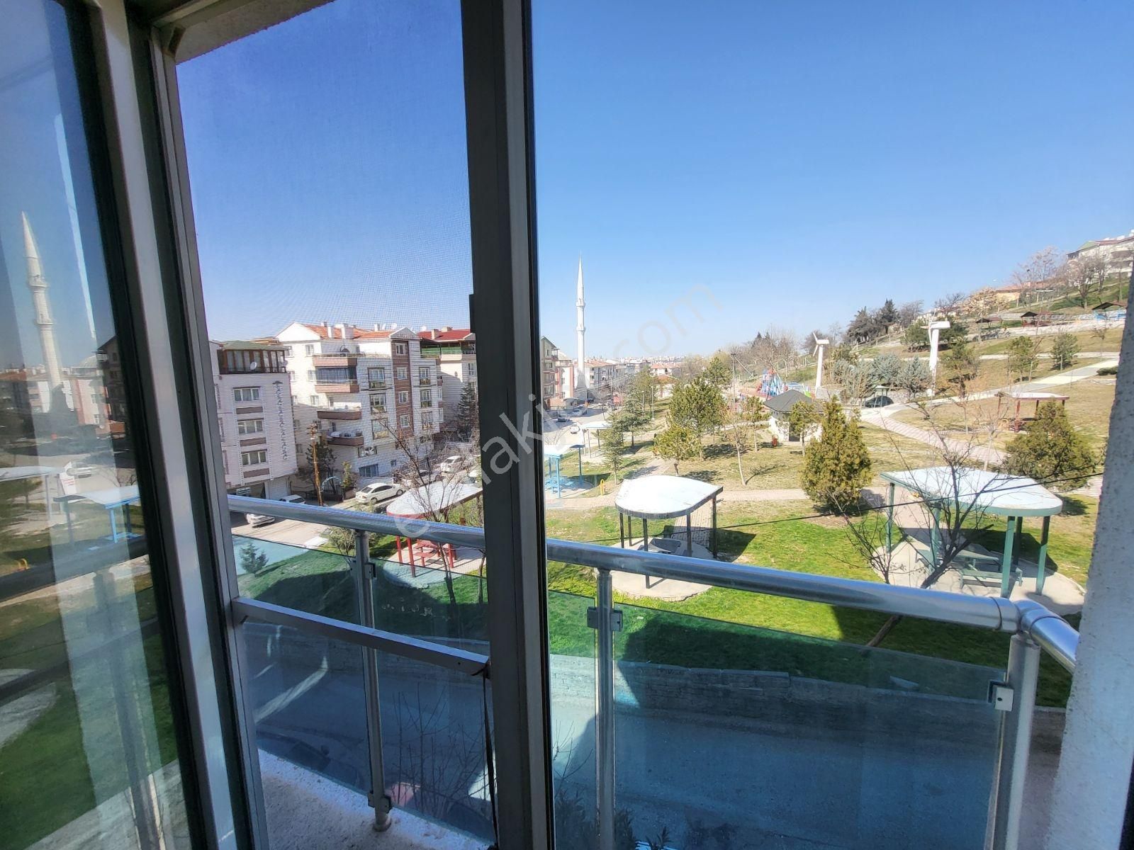 145 M2/ 3+1 /13 Yıllık/park Karşısı Önü Açık - Görsel 3