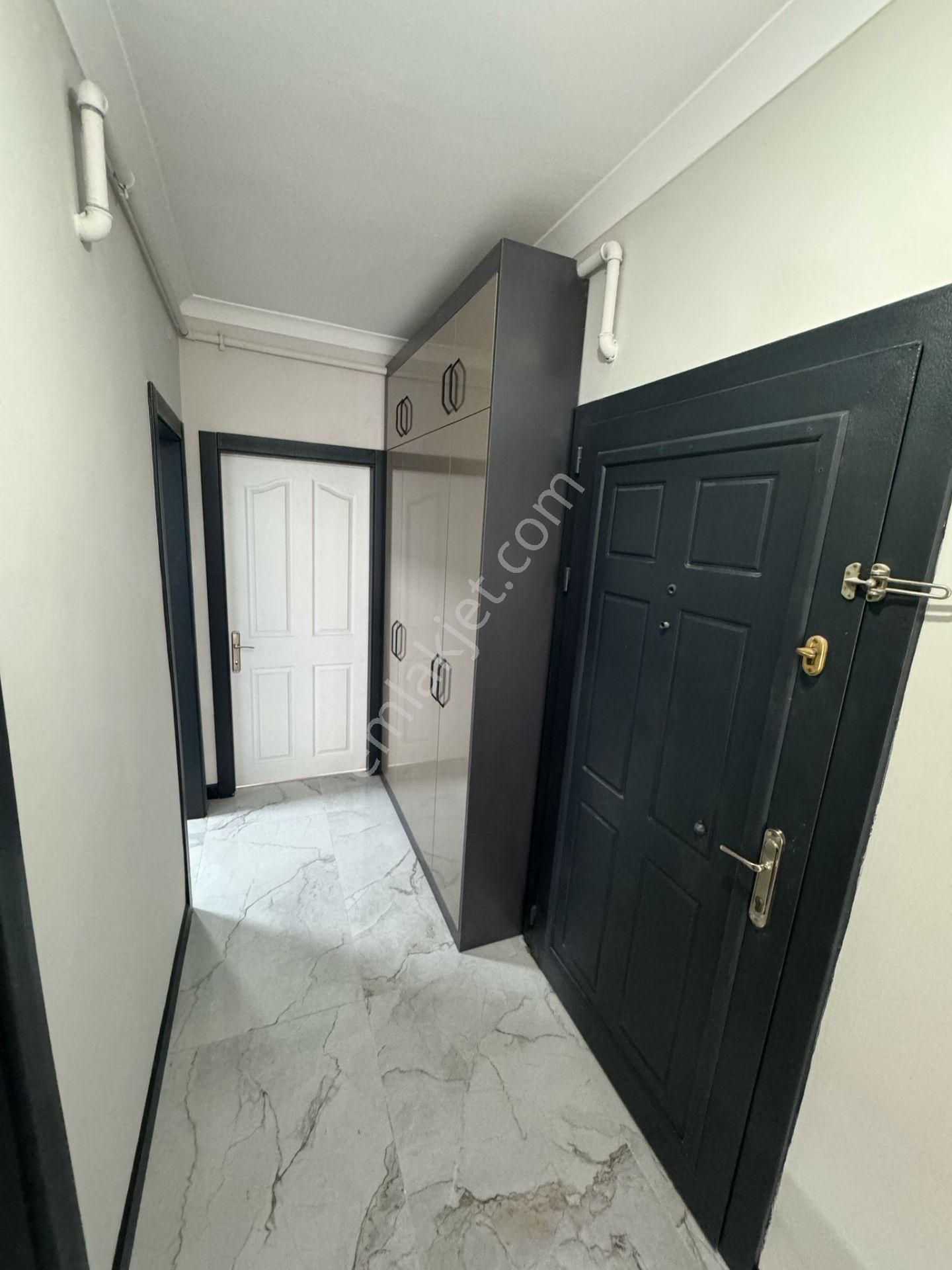 Çiçekli Cuma Pazarı Yakını 3+1 Çift Banyolu Full Yapılı Ön Cephe - Görsel 8