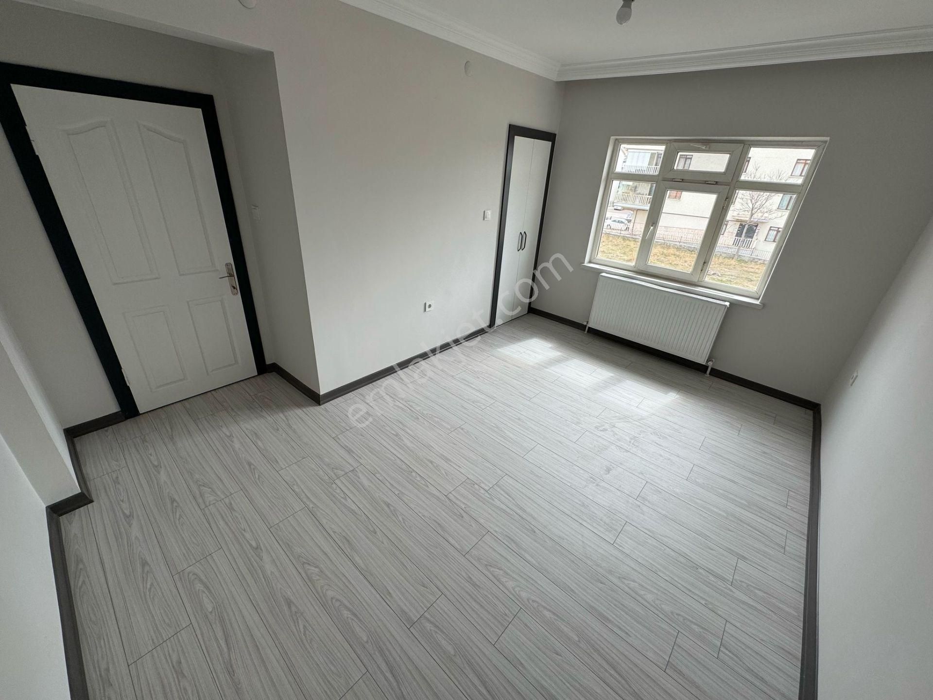 Çiçekli Cuma Pazarı Yakını 3+1 Çift Banyolu Full Yapılı Ön Cephe - Görsel 20