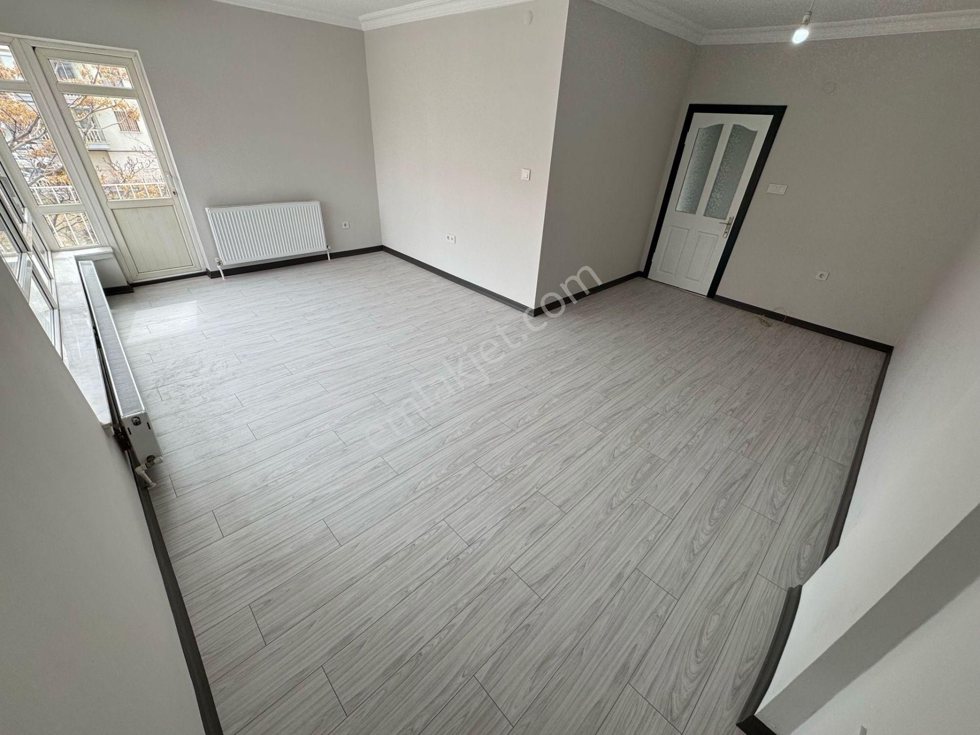 Çiçekli Cuma Pazarı Yakını 3+1 Çift Banyolu Full Yapılı Ön Cephe - Görsel 10