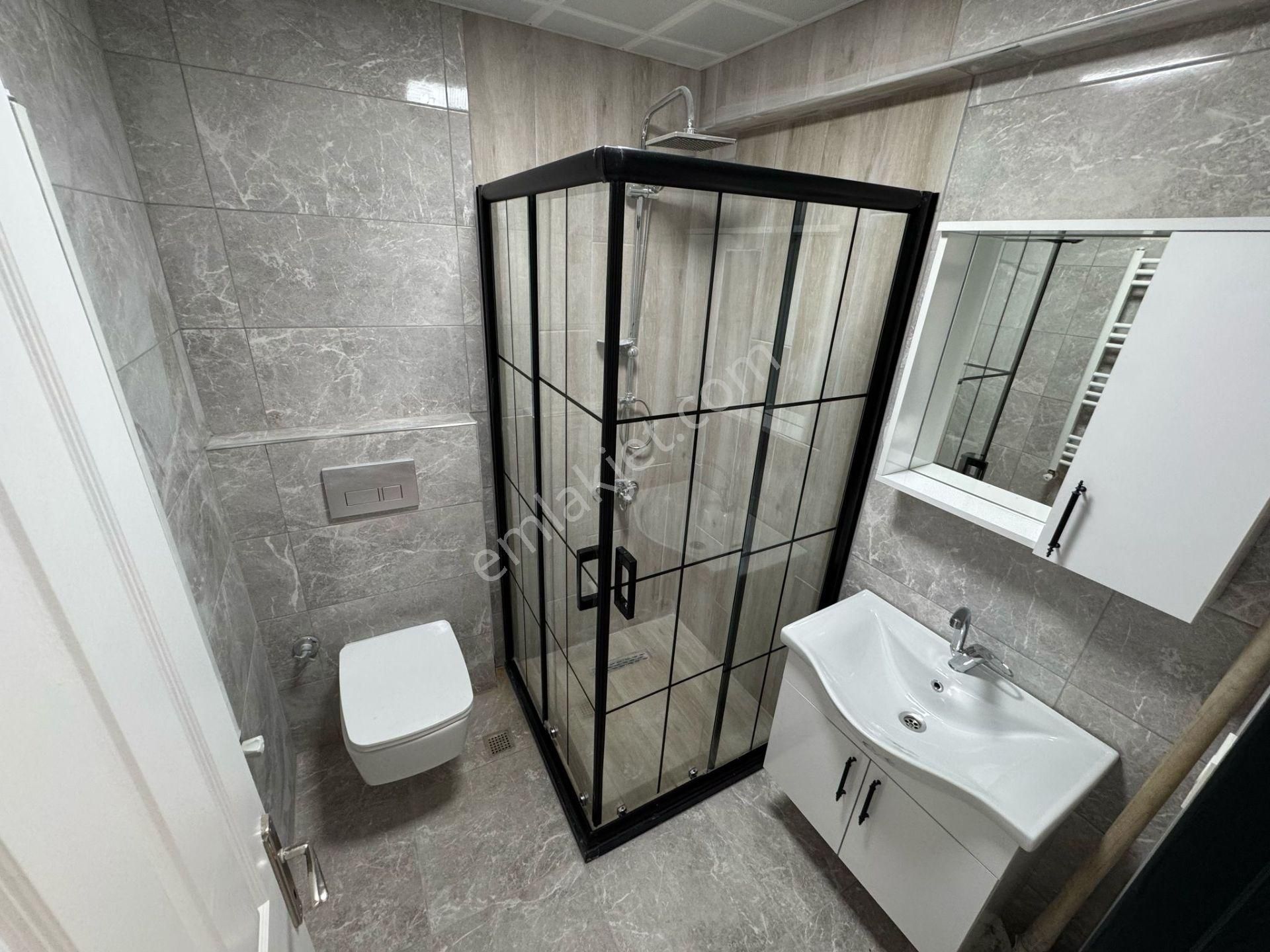 Çiçekli Cuma Pazarı Yakını 3+1 Çift Banyolu Full Yapılı Ön Cephe - Görsel 18