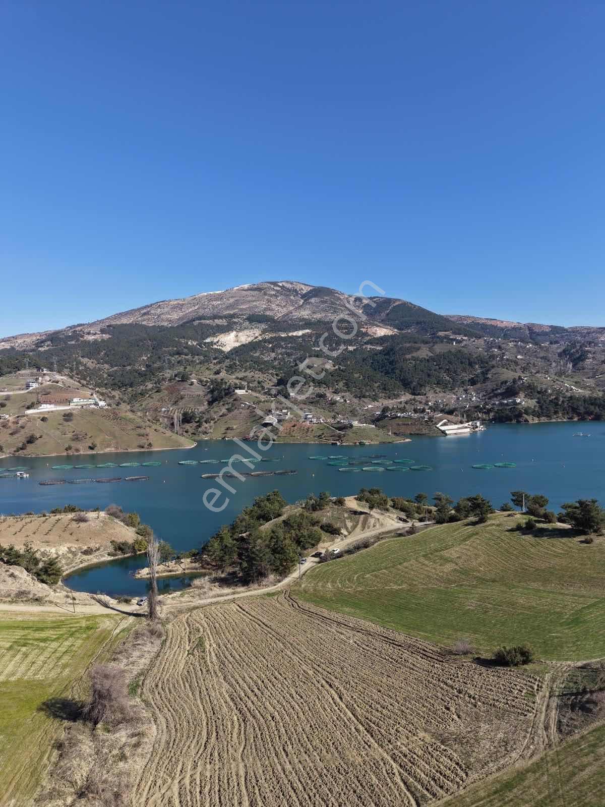 Remax Yeni'den Kılavuzu Baraj Manzaralı Satılık Arazi - Görsel 2