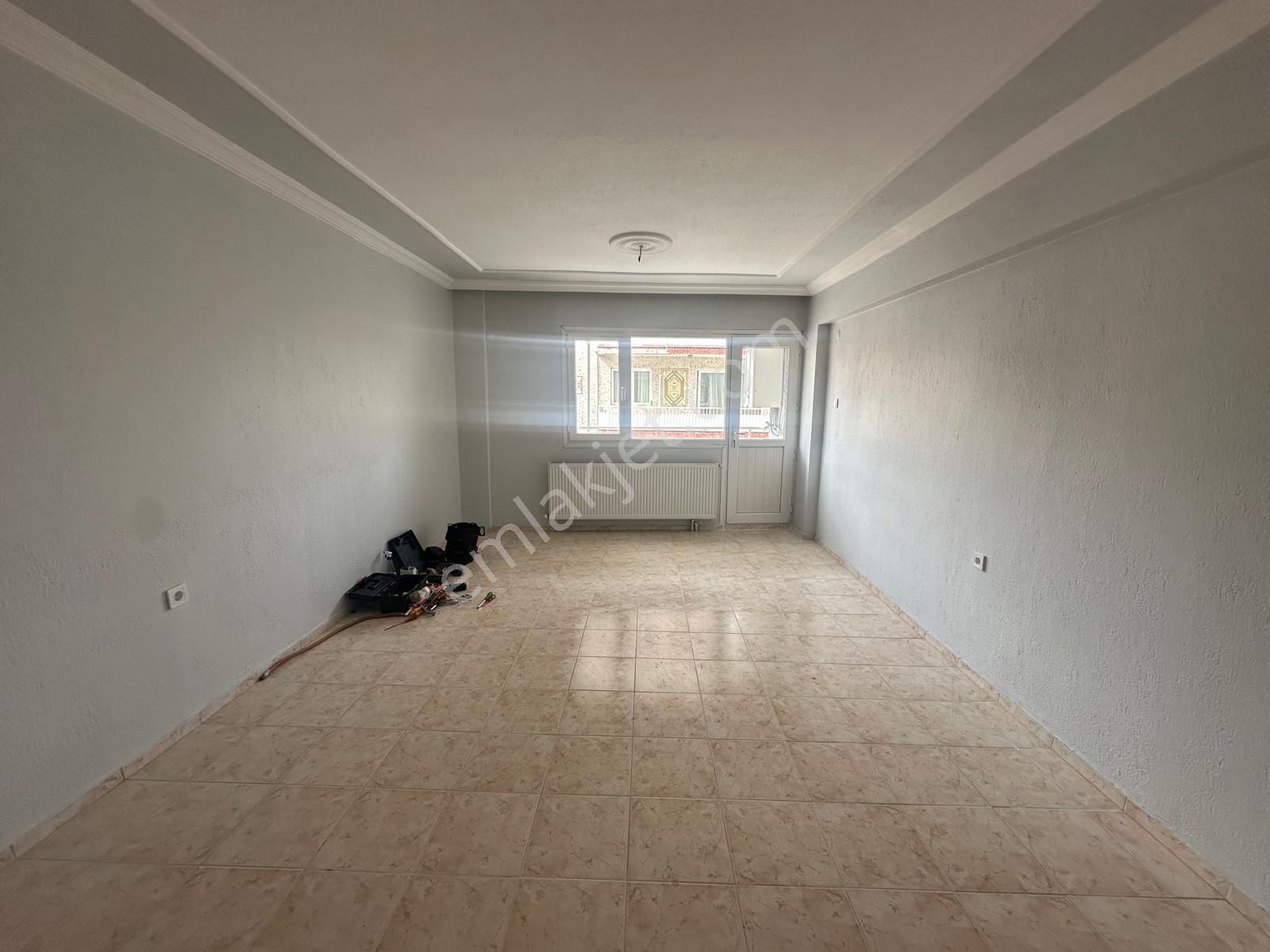Barış Mah Geniş Ve Konforlu 3+1 Kiralık Daire - Görsel 2