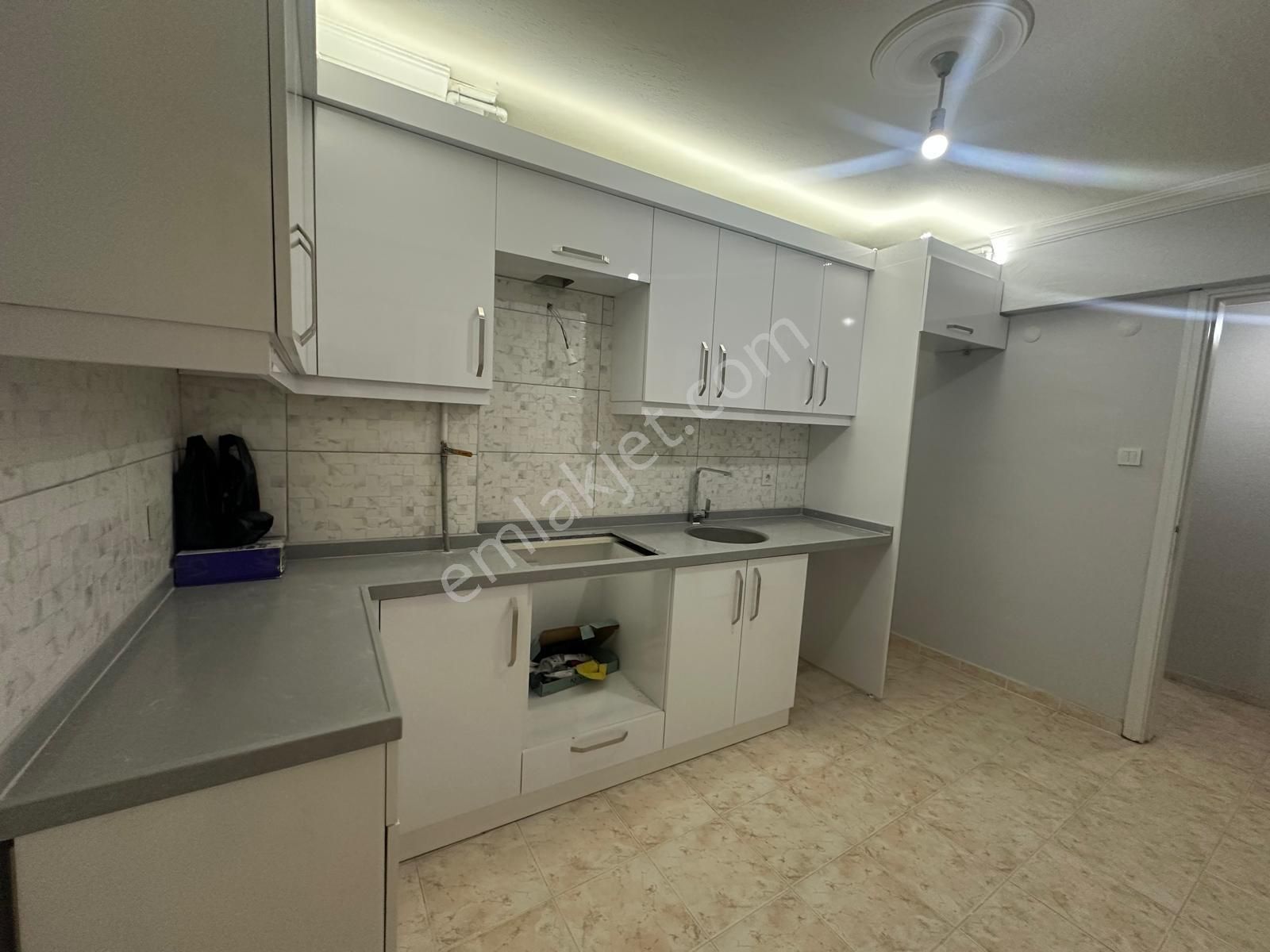 Barış Mah Geniş Ve Konforlu 3+1 Kiralık Daire - Görsel 5