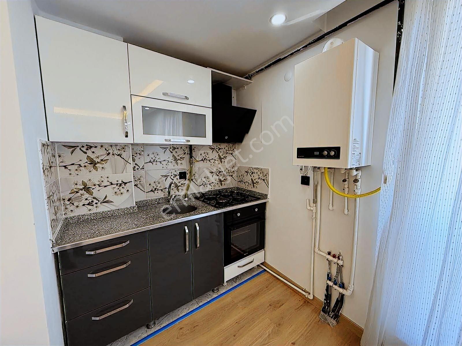 İş-al Gayrimenkulden Lemar Avm 'nin Dibinde Fuul Eşyalı 1+1 - Görsel 2