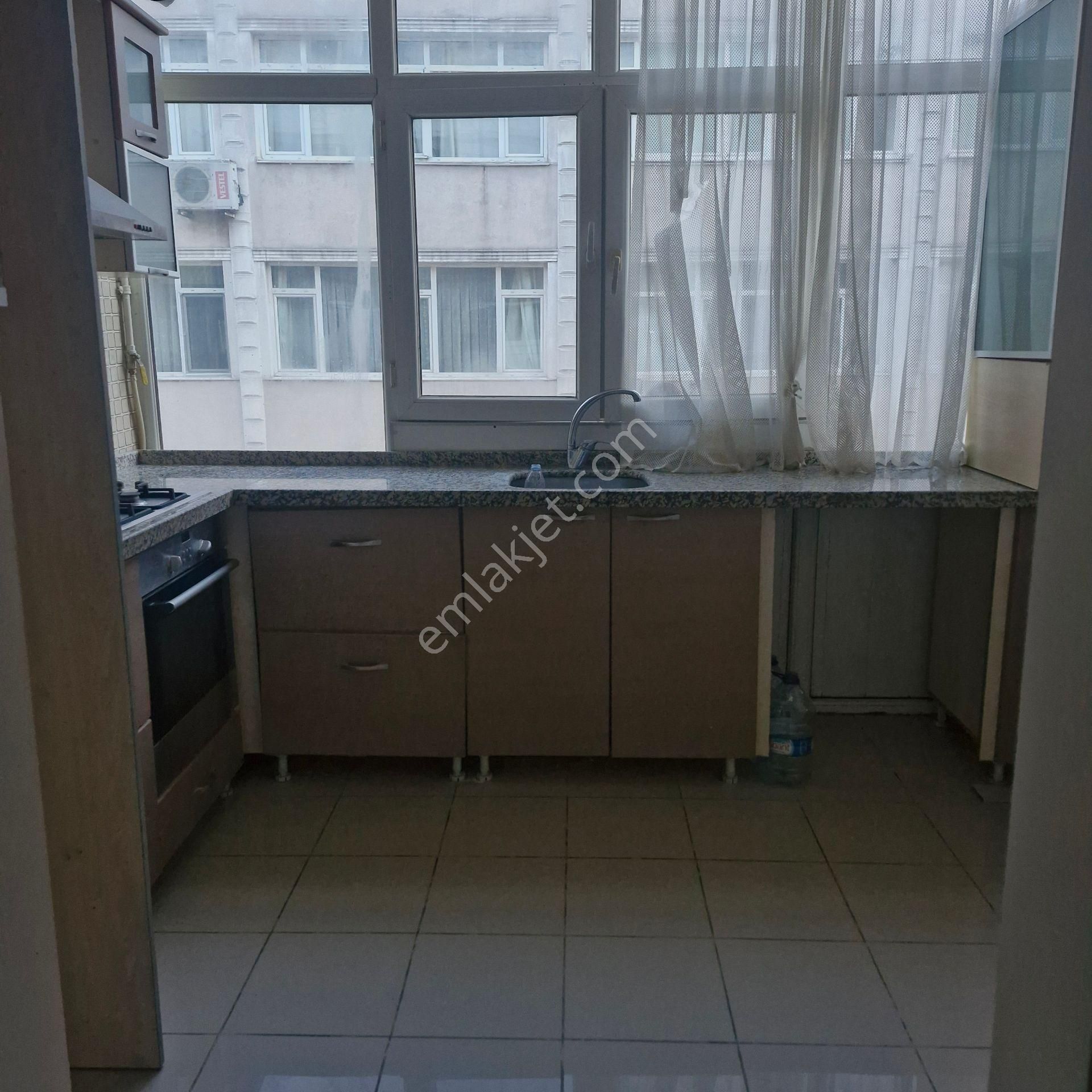Akşenden Fatih Çapa Küçükhamamda 2.kat 2+1 100m² Full Yapılı - Görsel 2