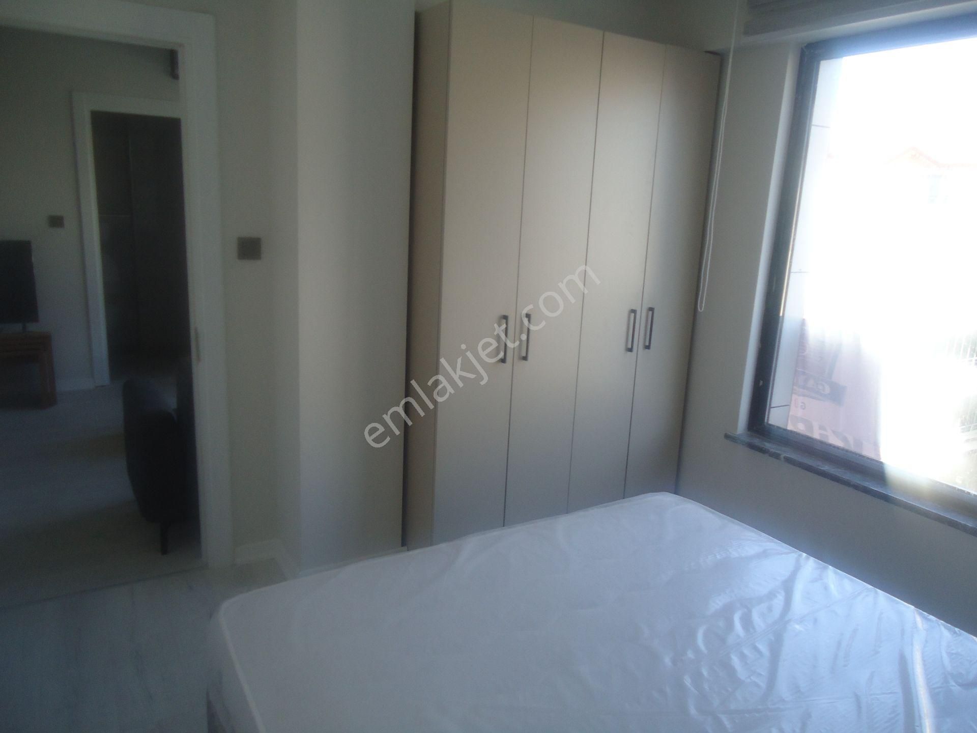 Krc'den Merkezi Konumda Cadde Üzeri Eşyalı Kiralık 1+1 Daire - Görsel 11