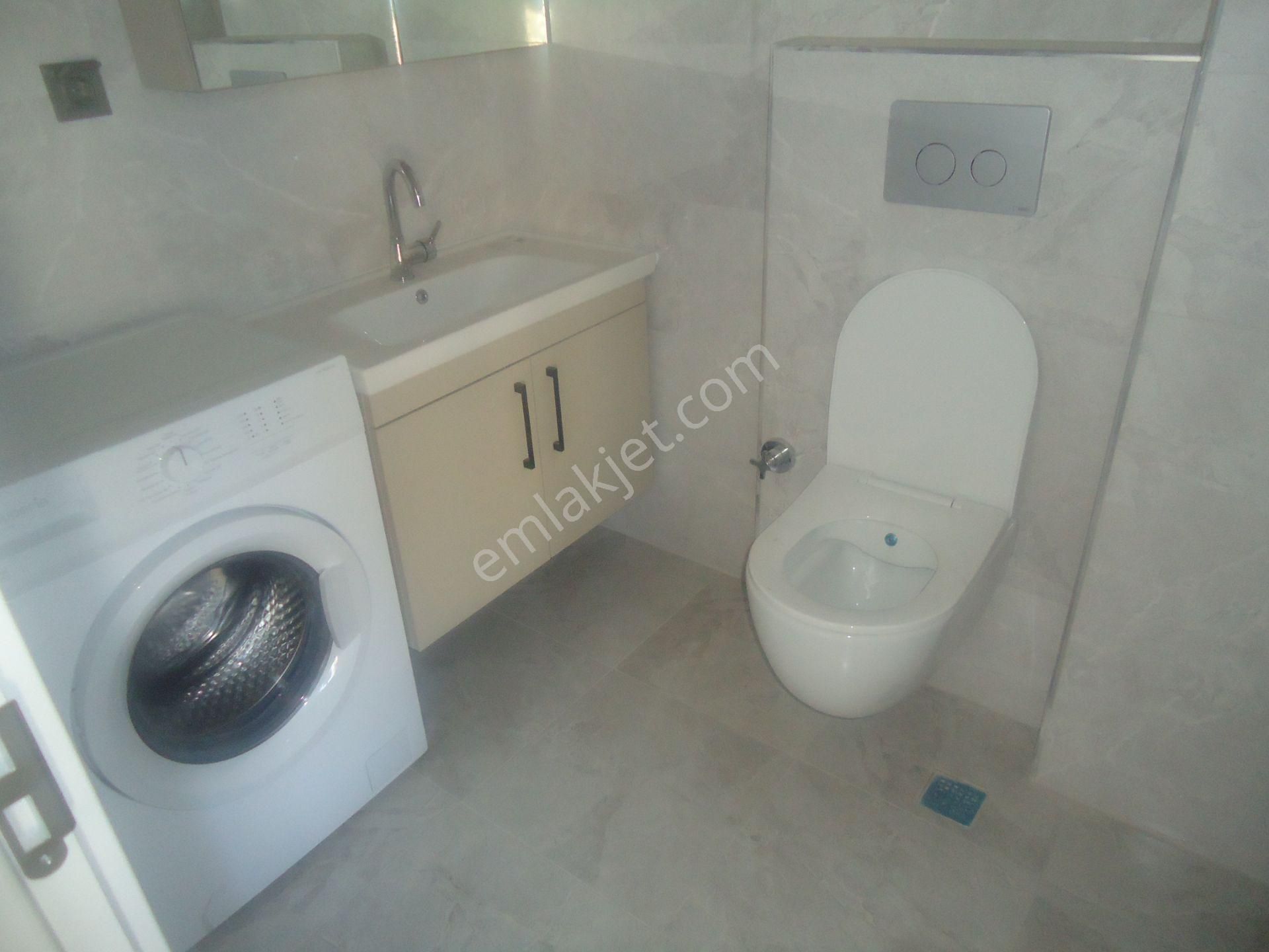 Krc'den Merkezi Konumda Cadde Üzeri Eşyalı Kiralık 1+1 Daire - Görsel 12