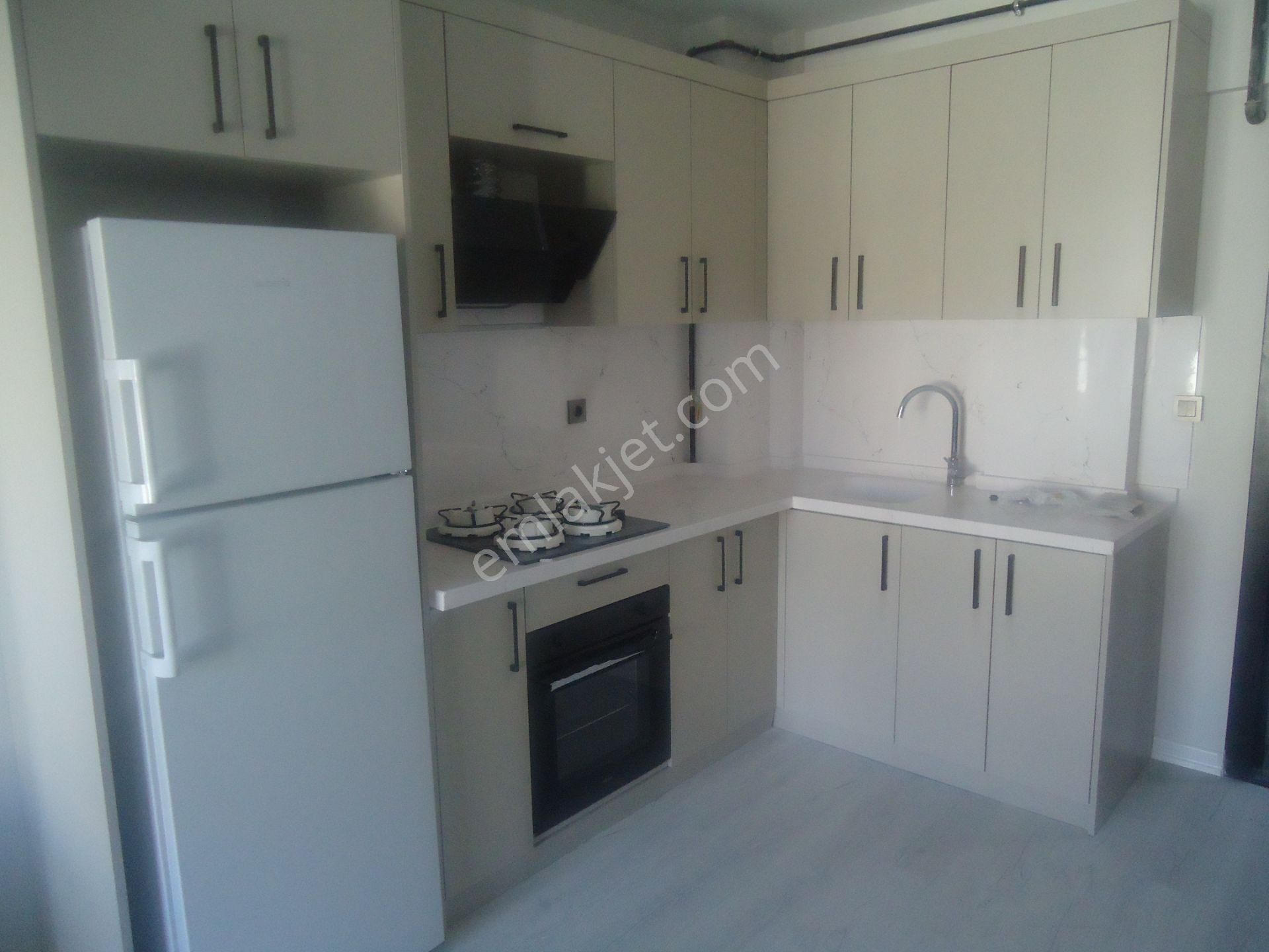Krc'den Merkezi Konumda Cadde Üzeri Eşyalı Kiralık 1+1 Daire - Görsel 9