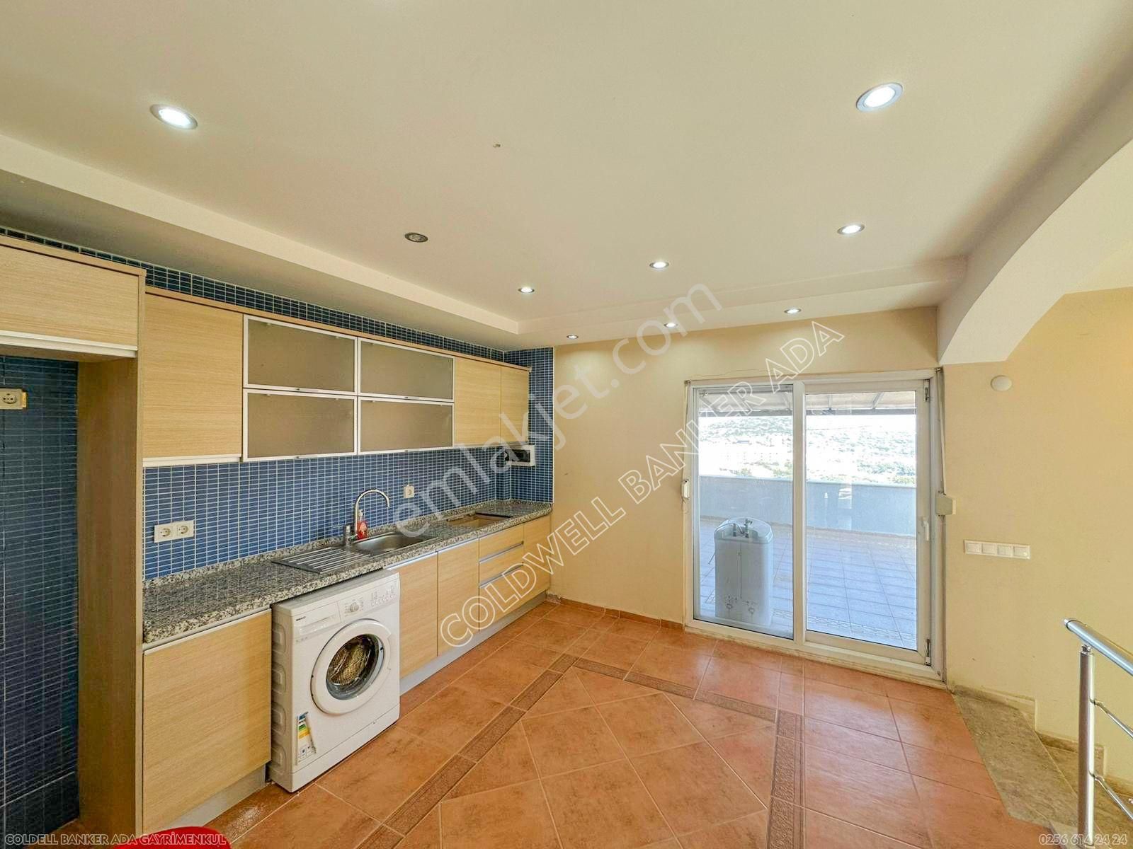 Kuşadası Efe Konakları'nda Deniz Manzaralı Eşyalı Tripleks Villa - Görsel 6