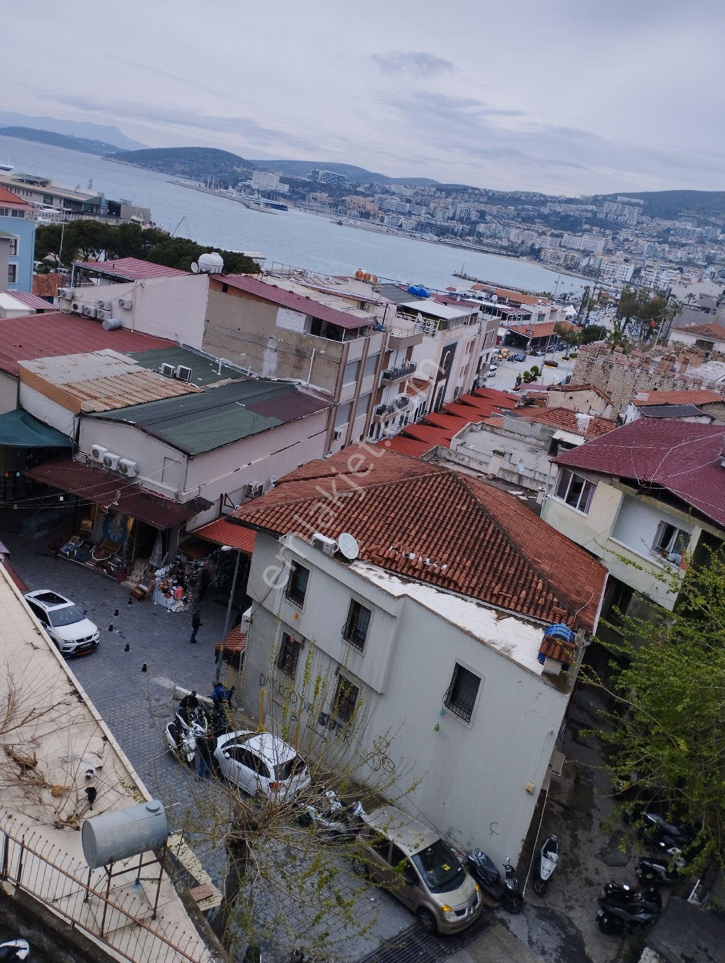 Kuşadası Limanına 100mt Mesafede Ful Deniz Manzaralı 3+1 Daire