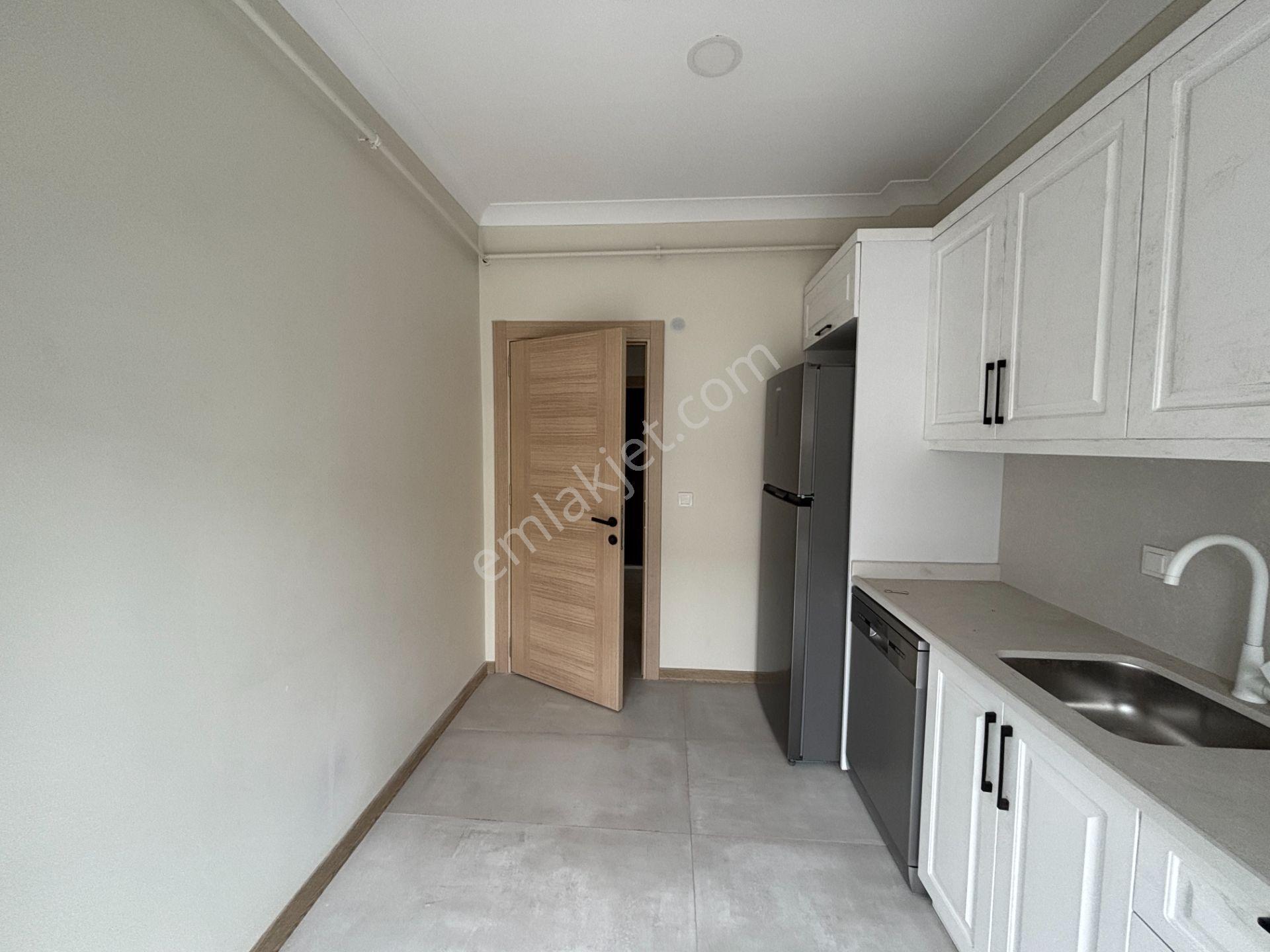 Cedidiye Mahallesi Efea Rezidans’ta 2+1 128 M² Eşyalı Kiralık Ara Kat Daire - Görsel 18
