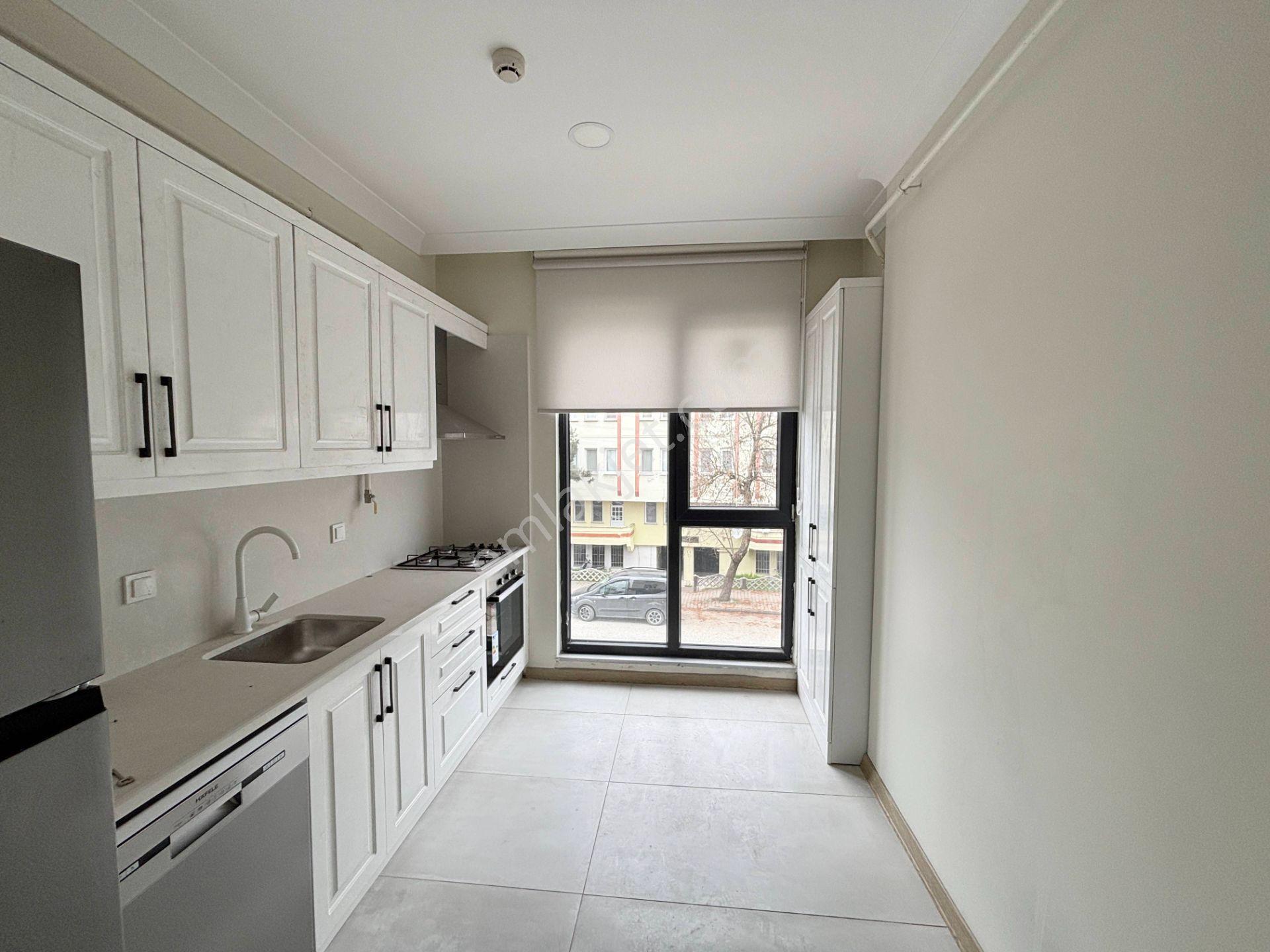 Cedidiye Mahallesi Efea Rezidans’ta 2+1 128 M² Eşyalı Kiralık Ara Kat Daire - Görsel 13