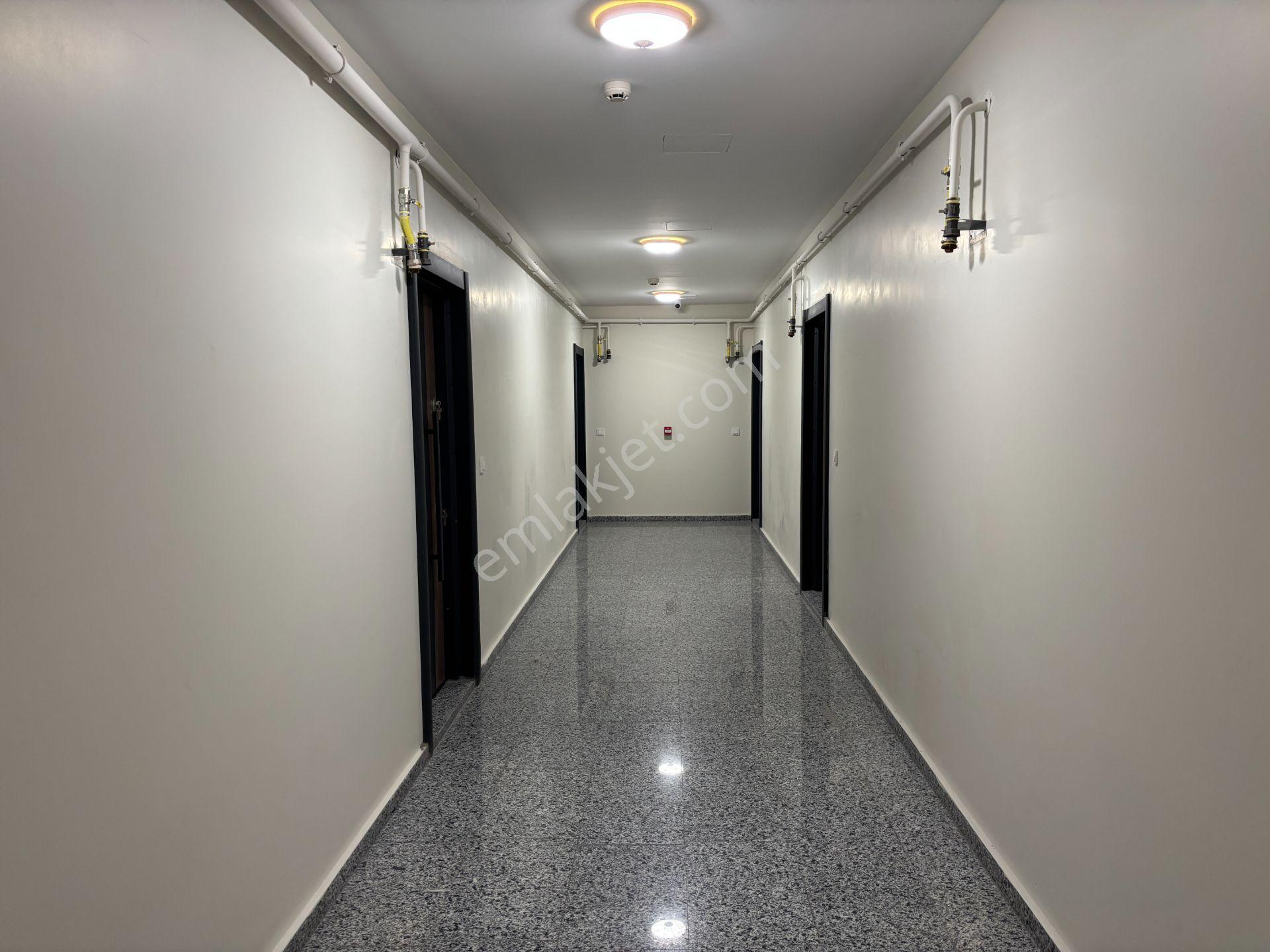 Cedidiye Mahallesi Efea Rezidans’ta 2+1 128 M² Eşyalı Kiralık Ara Kat Daire - Görsel 30