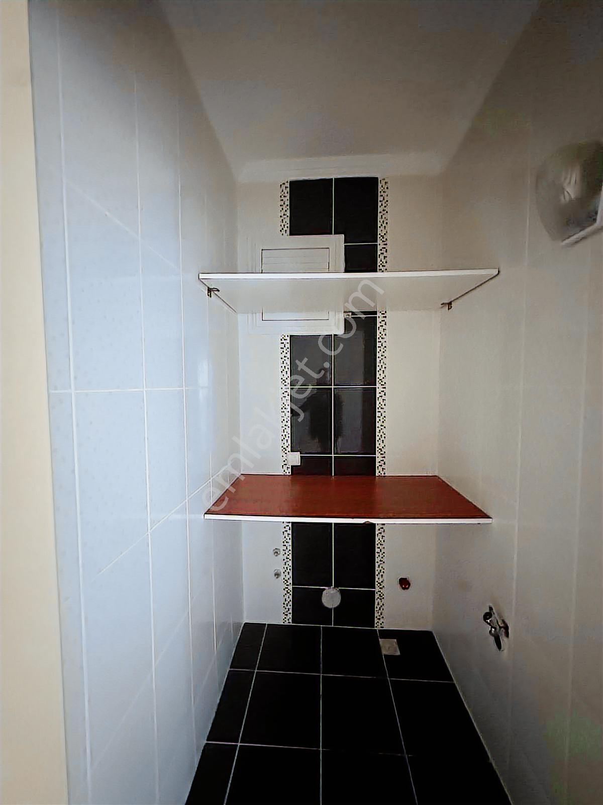Kuşadası Şahan Sitesi'nde 3+1 Geniş Ve Doğalgazlı Daire - Görsel 18