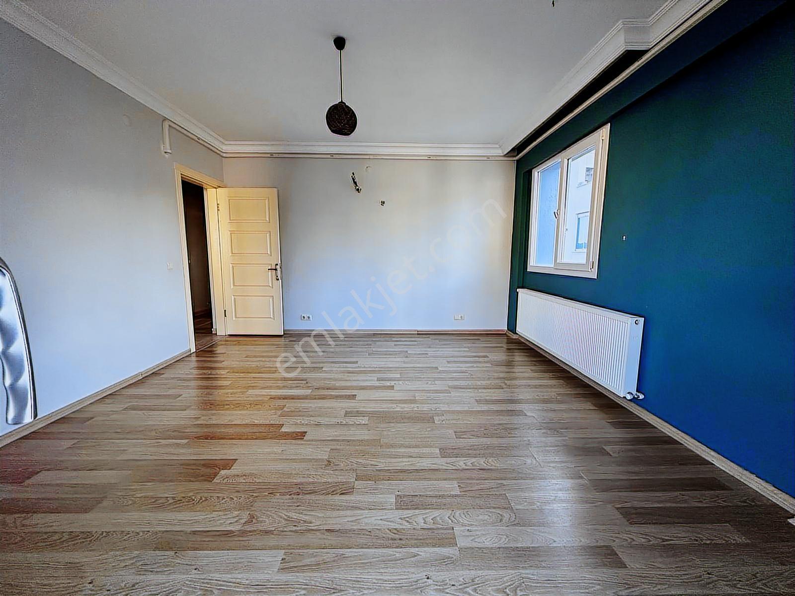 Kuşadası Şahan Sitesi'nde 3+1 Geniş Ve Doğalgazlı Daire - Görsel 16