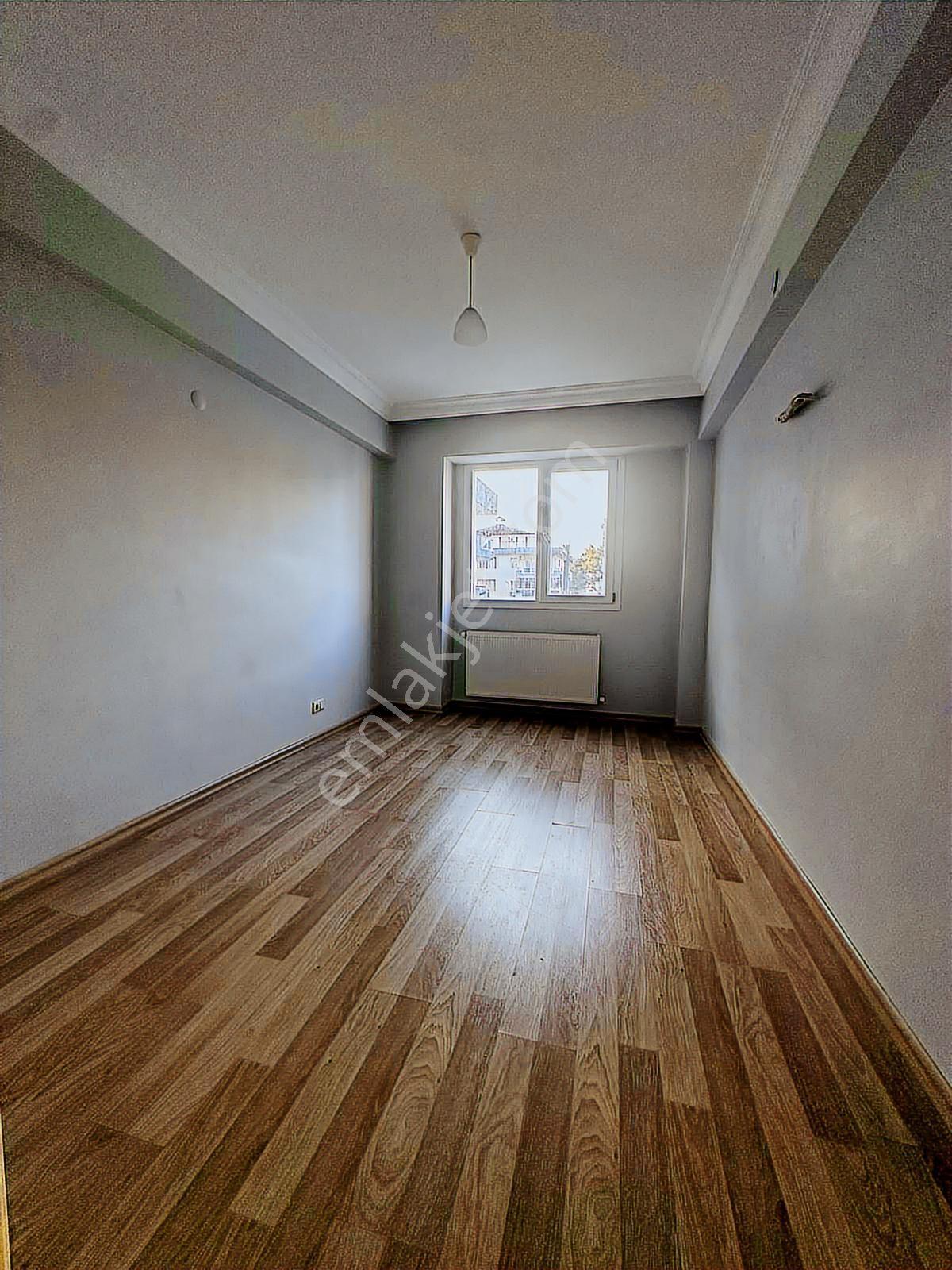 Kuşadası Şahan Sitesi'nde 3+1 Geniş Ve Doğalgazlı Daire - Görsel 8