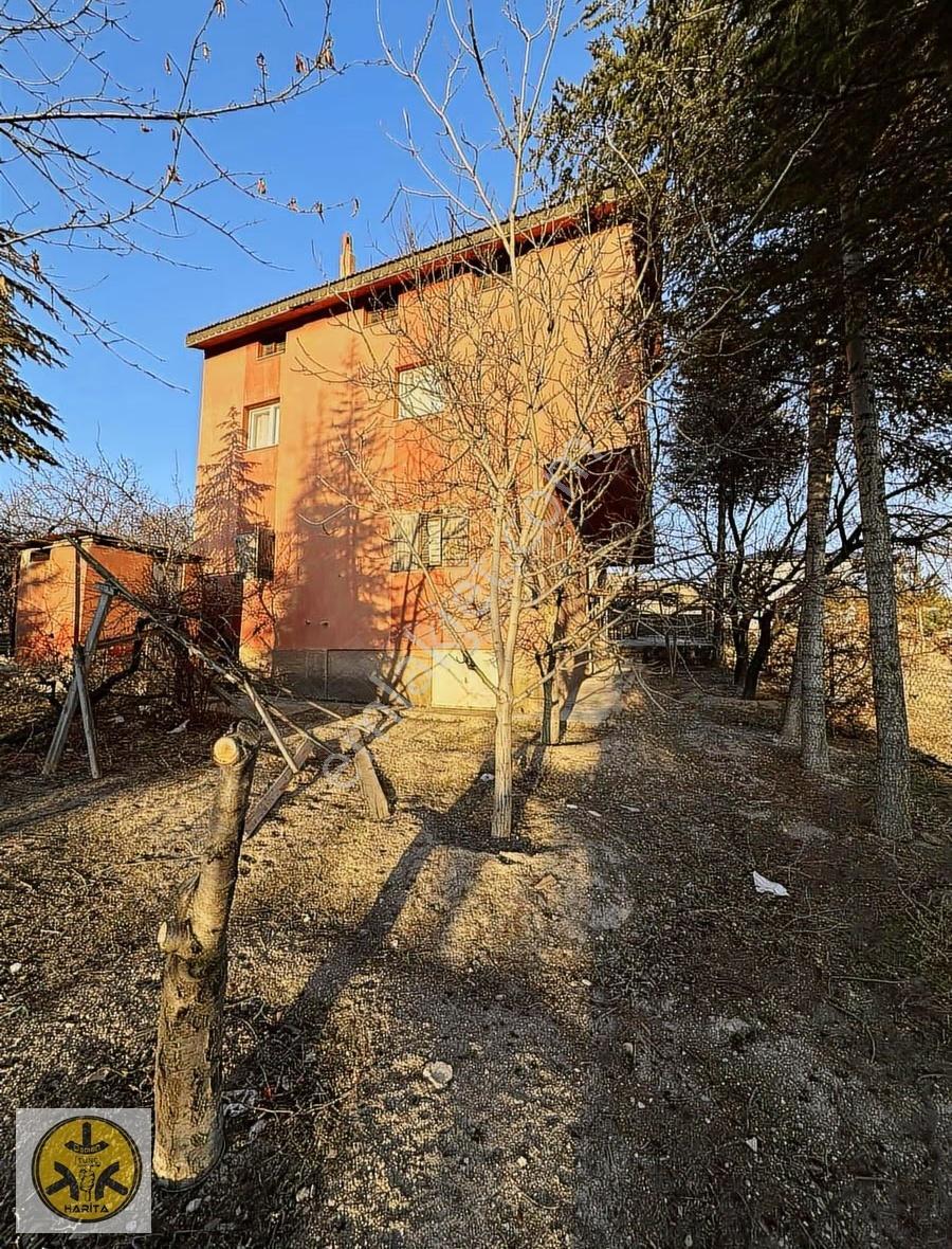 1 Dönüm Arsa İçerisinde 2 Katlı Yetişkin Bahçeli Yaylalık Ev - Görsel 12