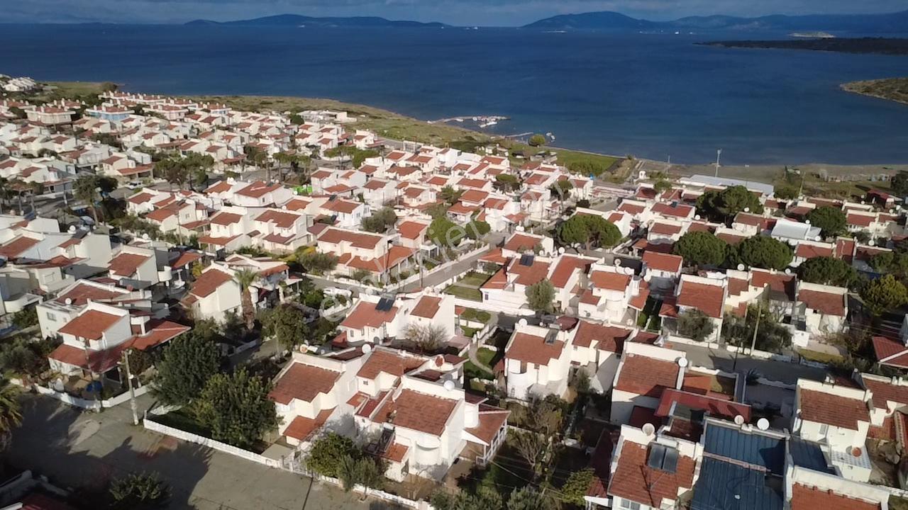 Çeşme Germiyan Burcu Sitesi'nde İki Bahçeli Dubleks Yazlık - Görsel 16