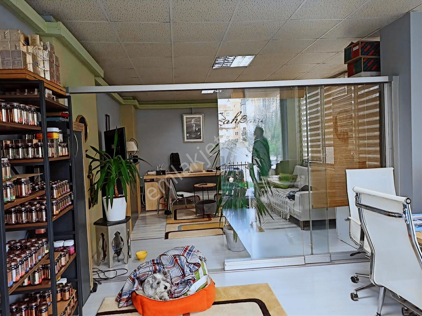 İhsaniye Mahallesinde Fsm'ye Yakın 40 M² Kiracılı Satılık Dükkan - Görsel 6