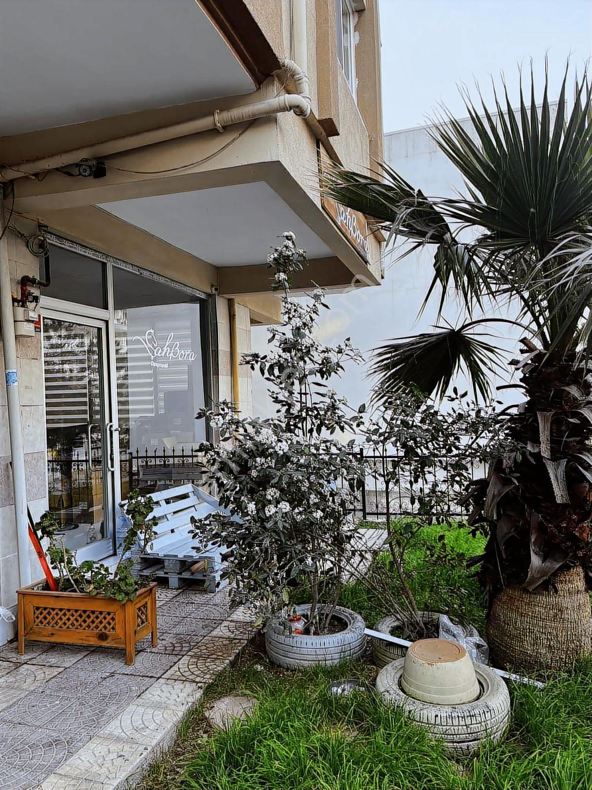 İhsaniye Mahallesinde Fsm'ye Yakın 40 M² Kiracılı Satılık Dükkan