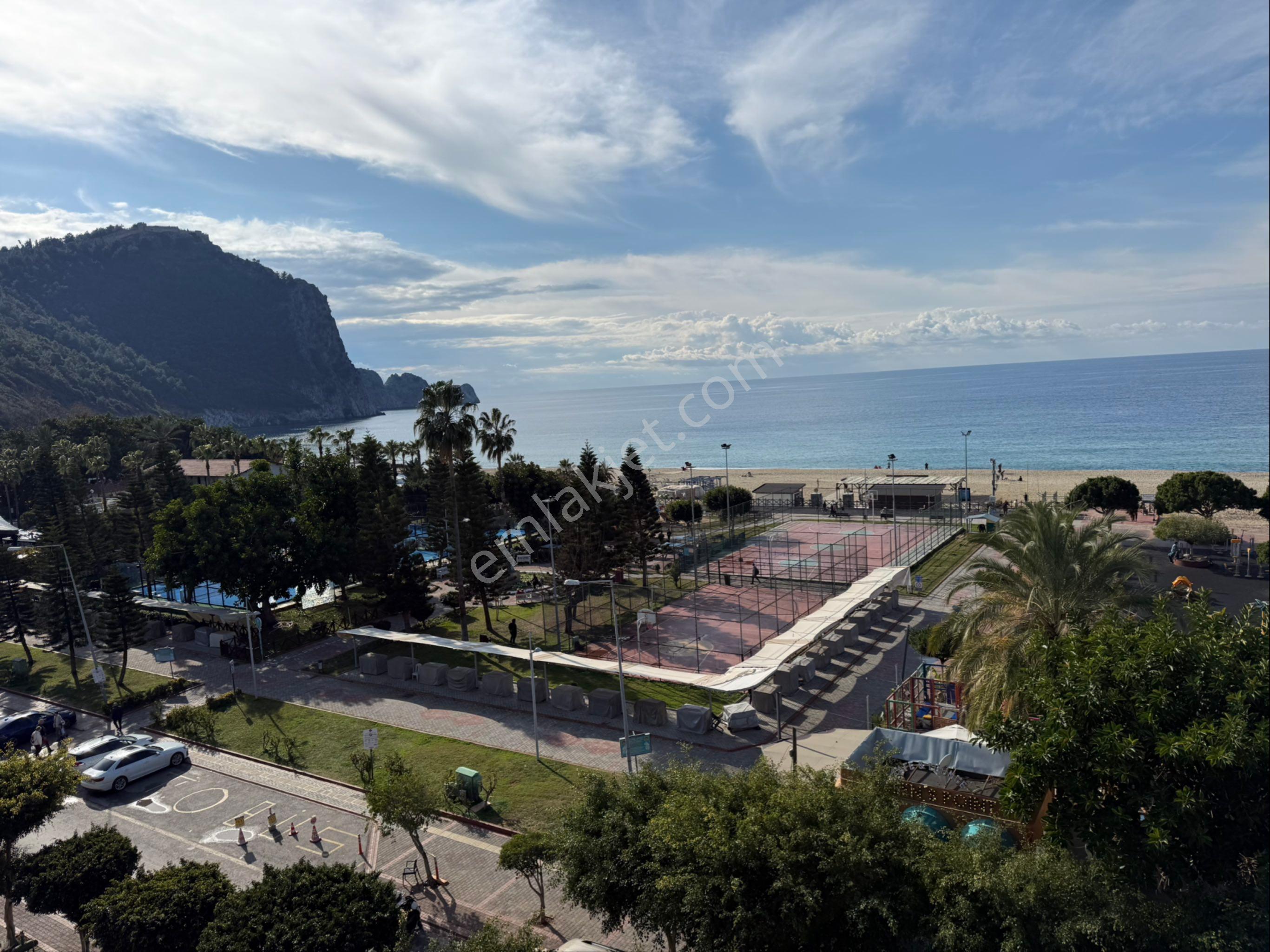 Alanya Tam Merkezde Günlük Kiralık Daire Denize Direk Sıfır
