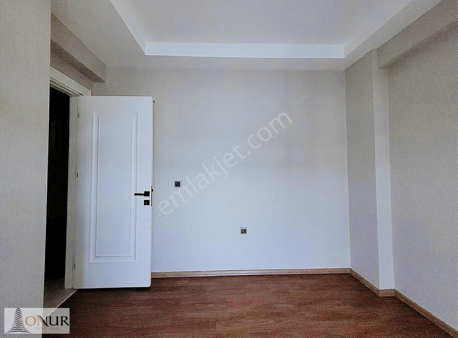 Onur Emlak Alpaslan Mah.meram Fen Lisesi Yakını 4+1 Lüks Daire - Görsel 6