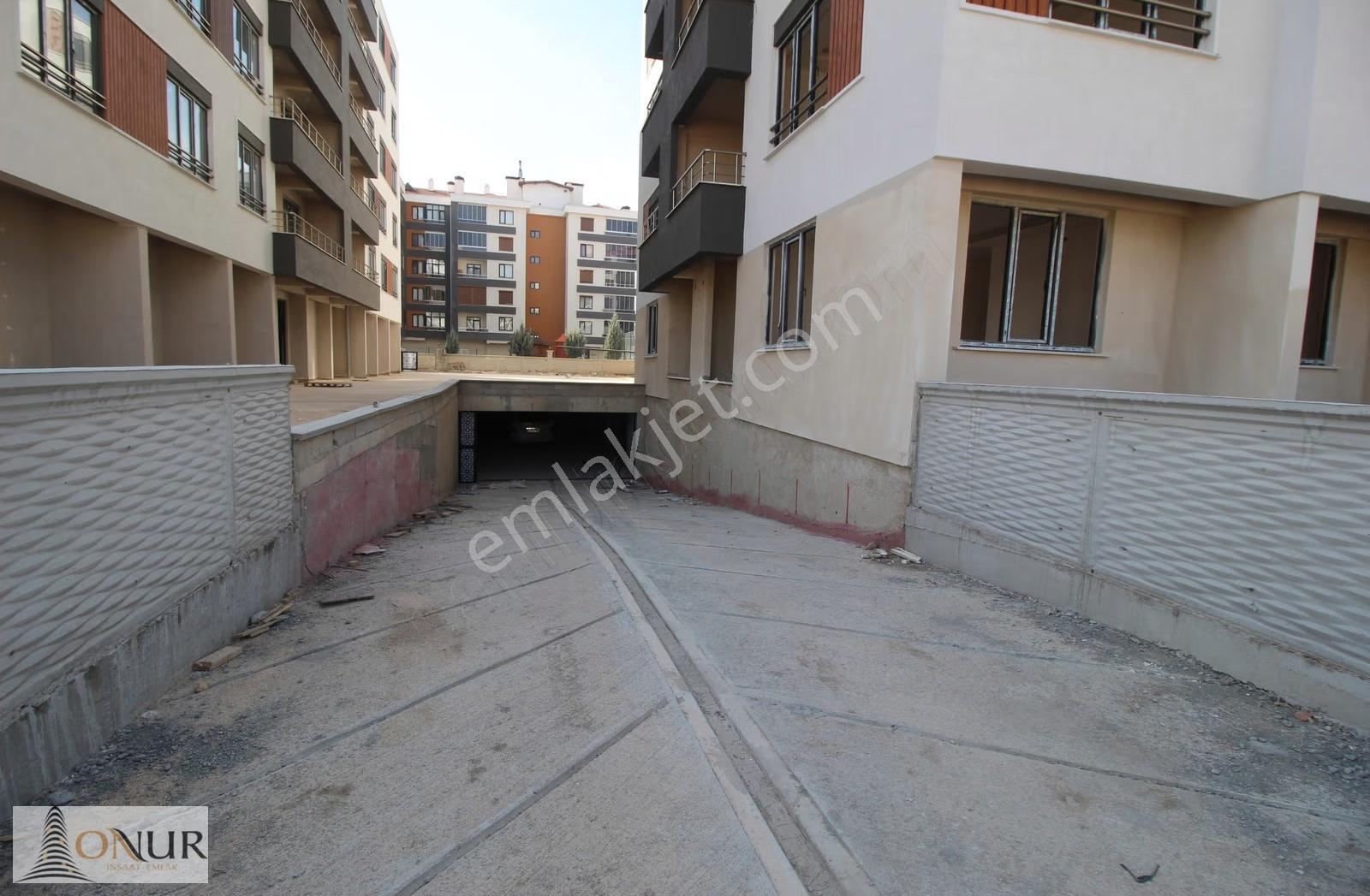 Onur Emlak Kırbaşı Cad. Site İçi Kapalı Otoparklı 3+1 Lüks Daire - Görsel 31