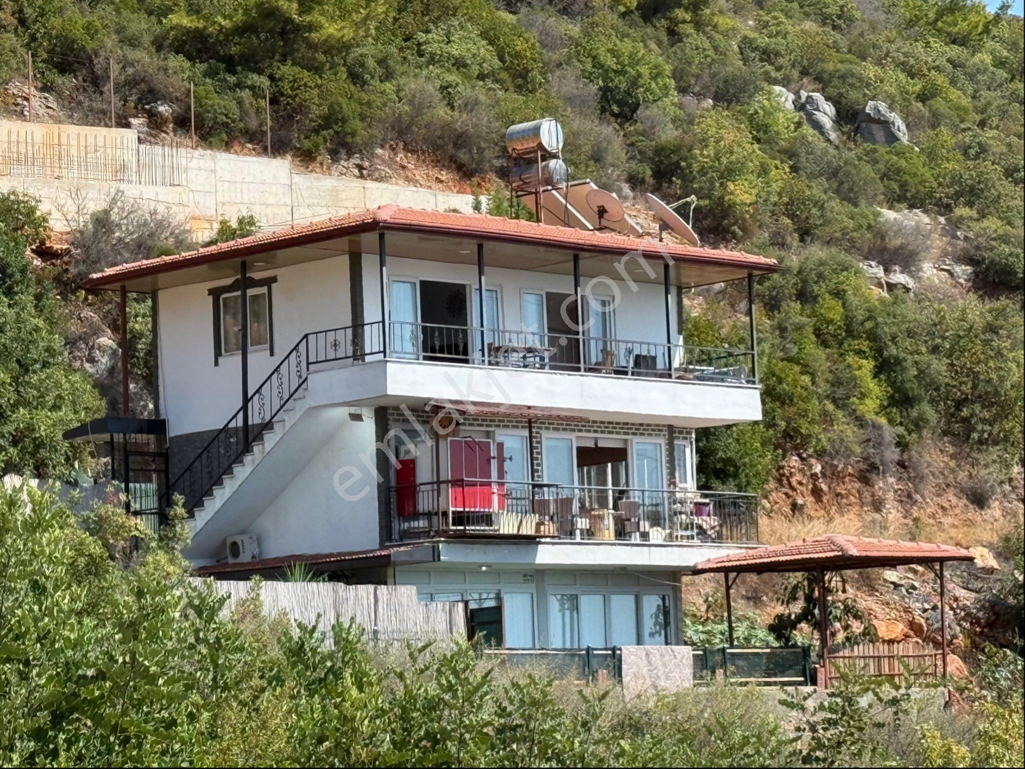 Alanya Merkezde Mustakil Havuzlu Villa Deniz Manzaralı Mangal Var - Görsel 12