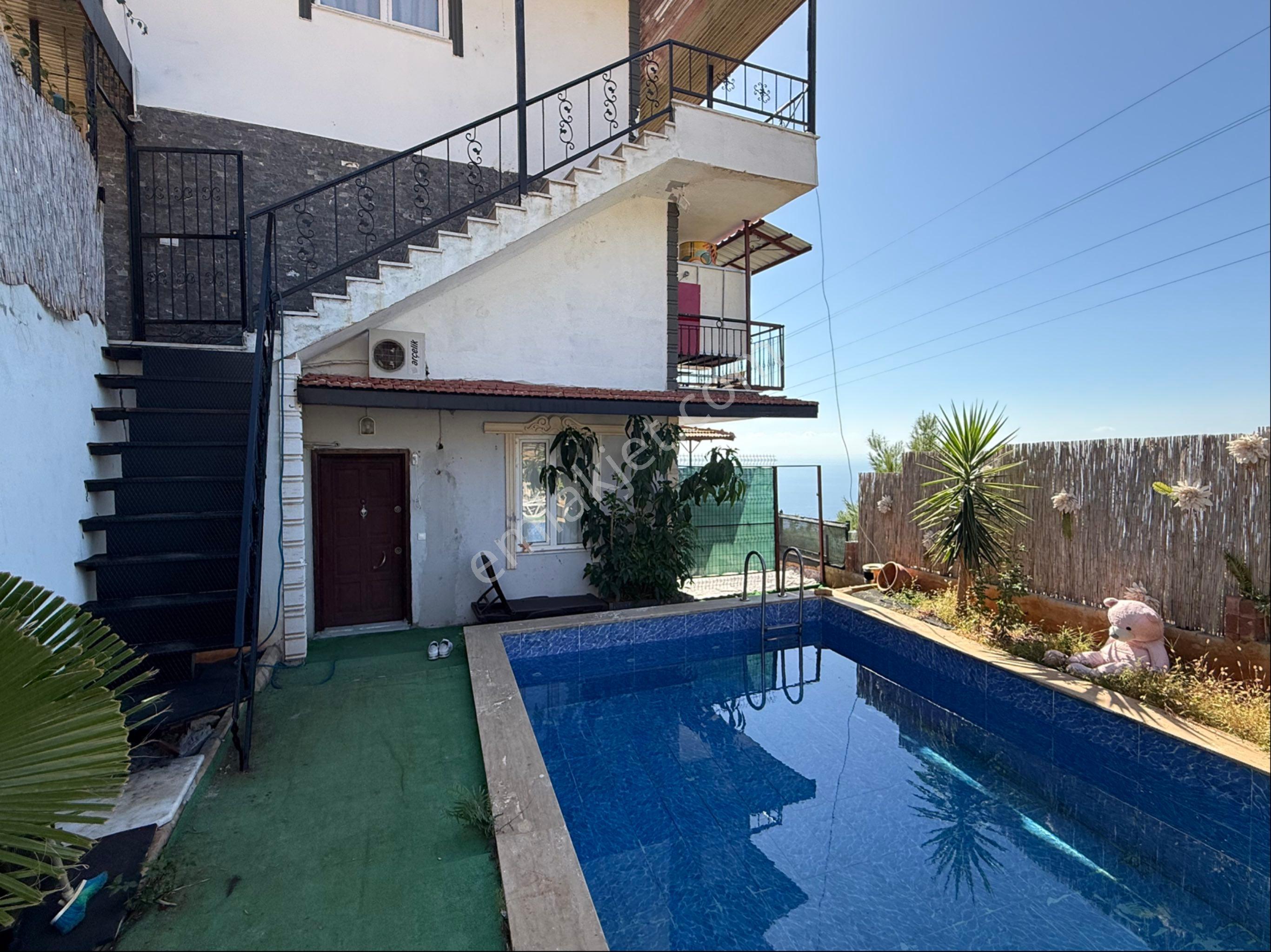 Alanya Merkezde Mustakil Havuzlu Villa Deniz Manzaralı Mangal Var - Görsel 5