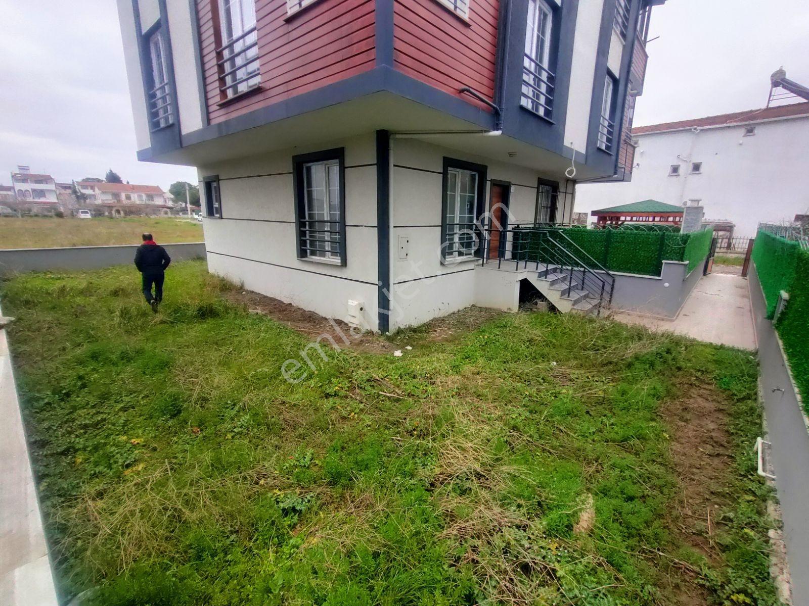 Kartallar'dan Plaja 250mt Mesafede Büyük Ve Geniş Odalı Yazlık. - Görsel 11