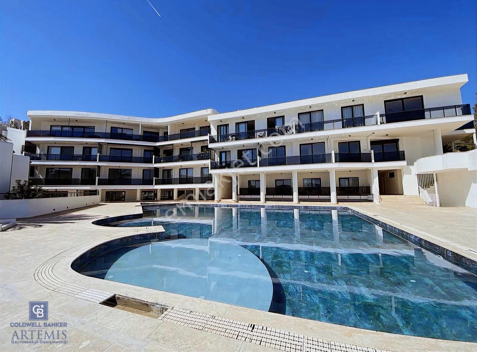 Bitez Asarlık'ta Otel Konforunda Full Manzara Havuzlu Site 2+1