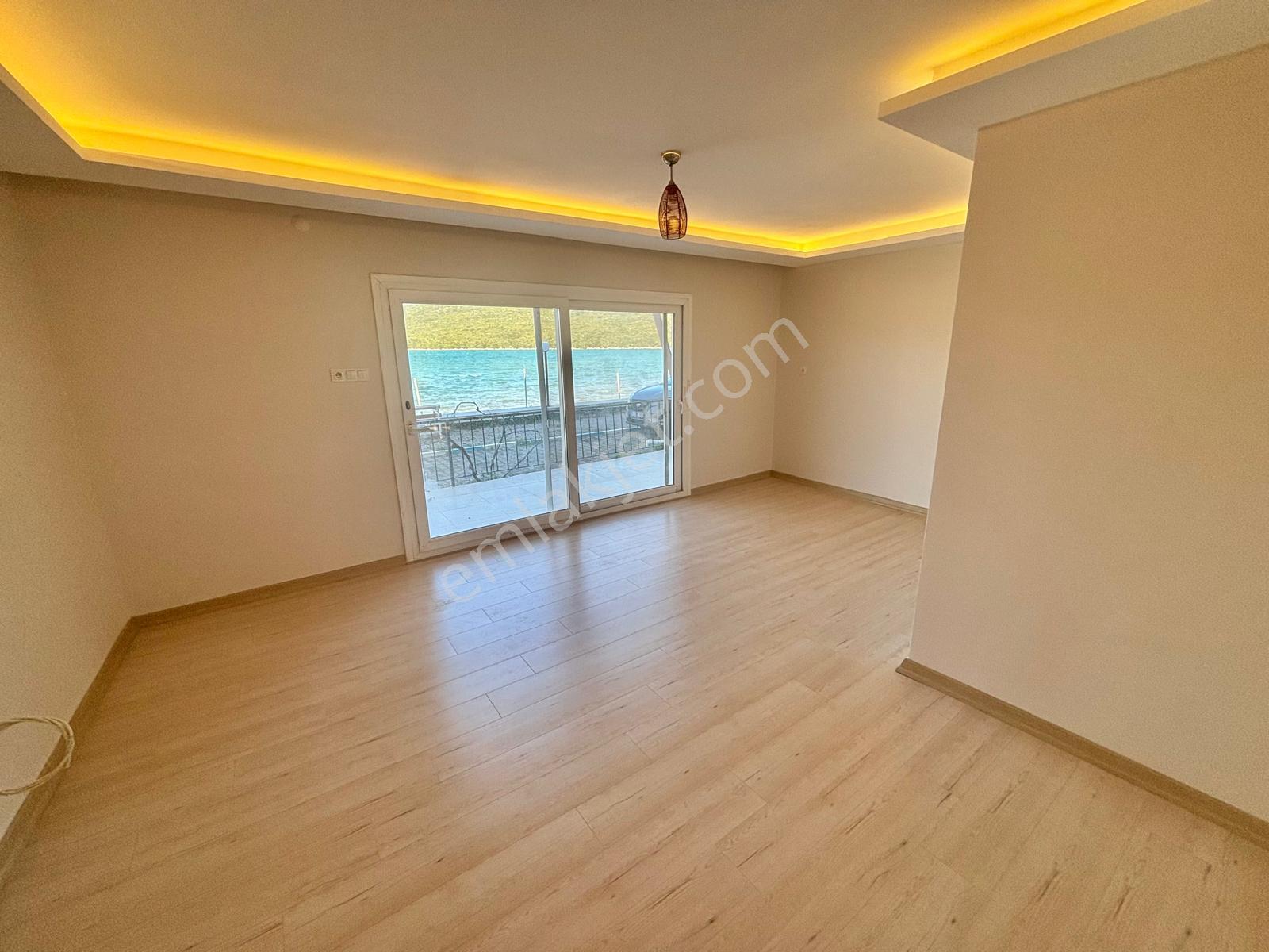 Urla Özbek Eğriliman'da Site İçi Deniz İle İçiçe Tadilatlı Daire - Görsel 20