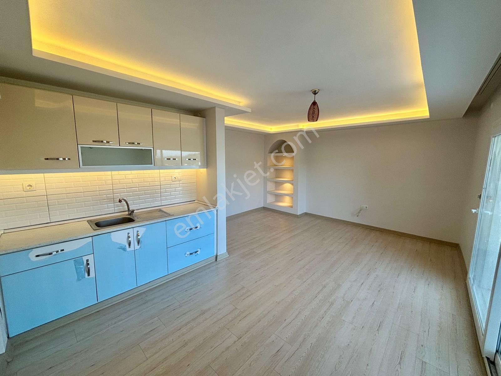Urla Özbek Eğriliman'da Site İçi Deniz İle İçiçe Tadilatlı Daire - Görsel 18