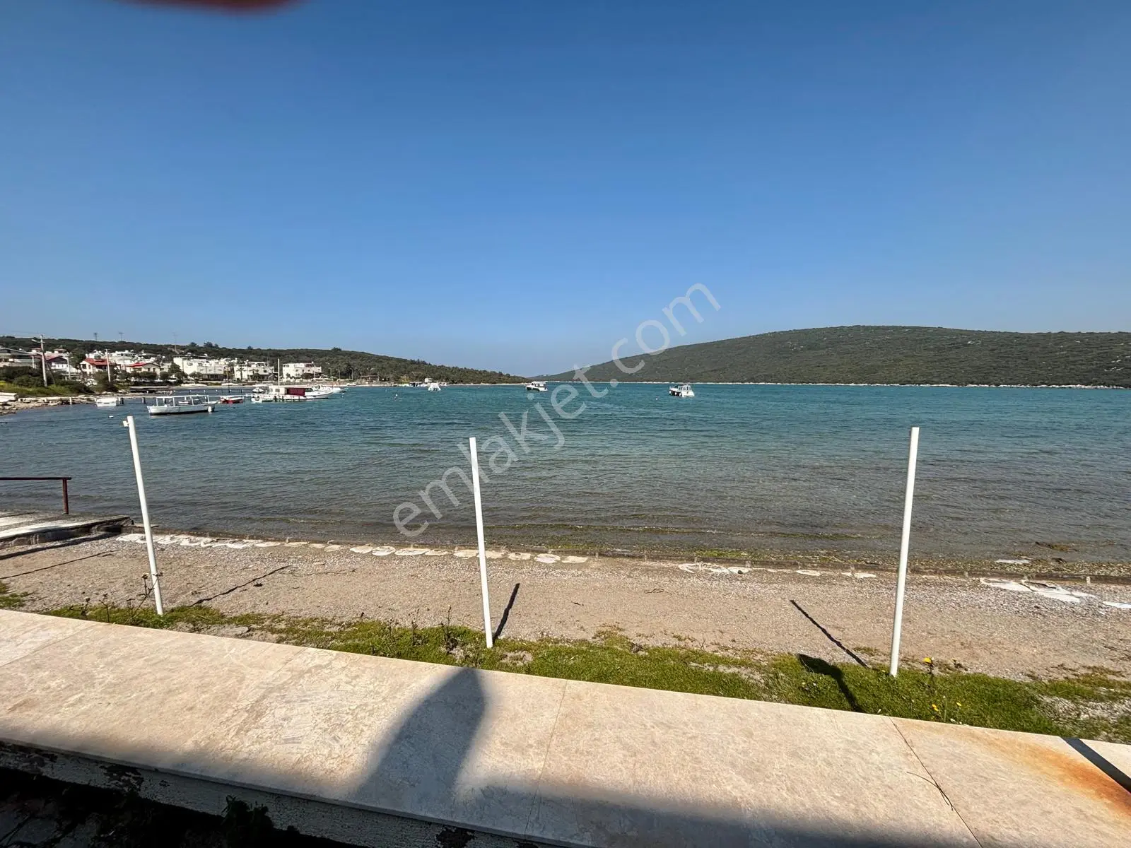 Urla Özbek Eğriliman'da Site İçi Deniz İle İçiçe Tadilatlı Daire - Görsel 9