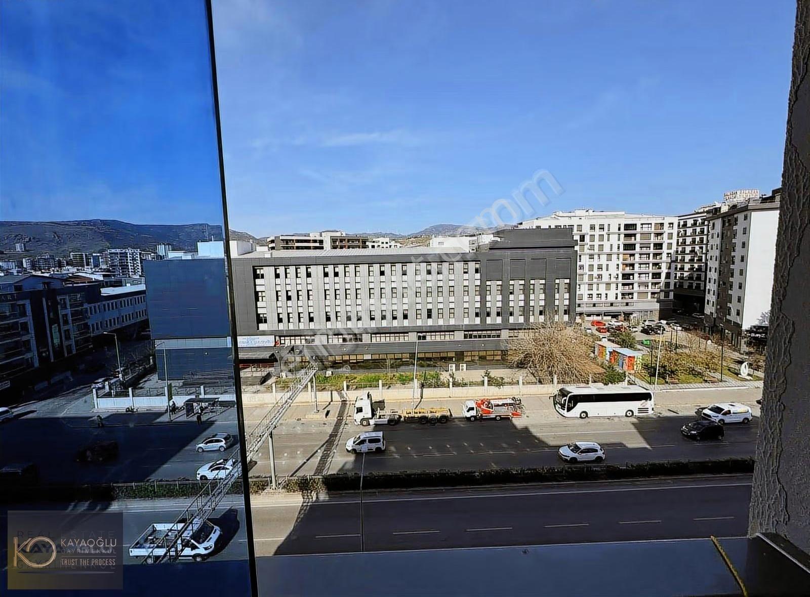 Anadolu Caddesi Üzerinde Ege Üniversitesi Sağlık Bil. Karşısında - Görsel 2