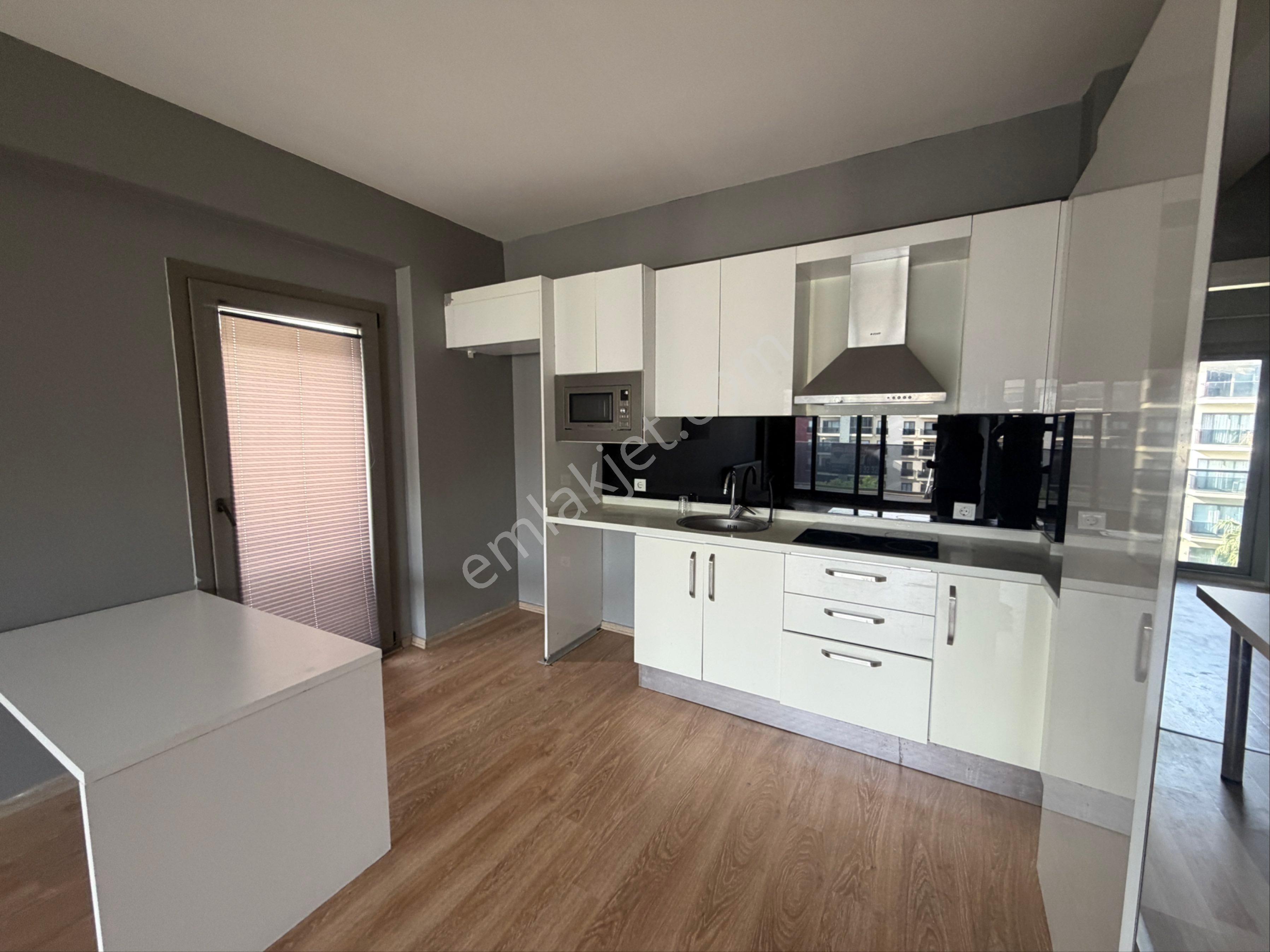 Torbalı Yedieylül Kiralık Havuz Cepheli Ara Kat 1+1 Daire - Görsel 23